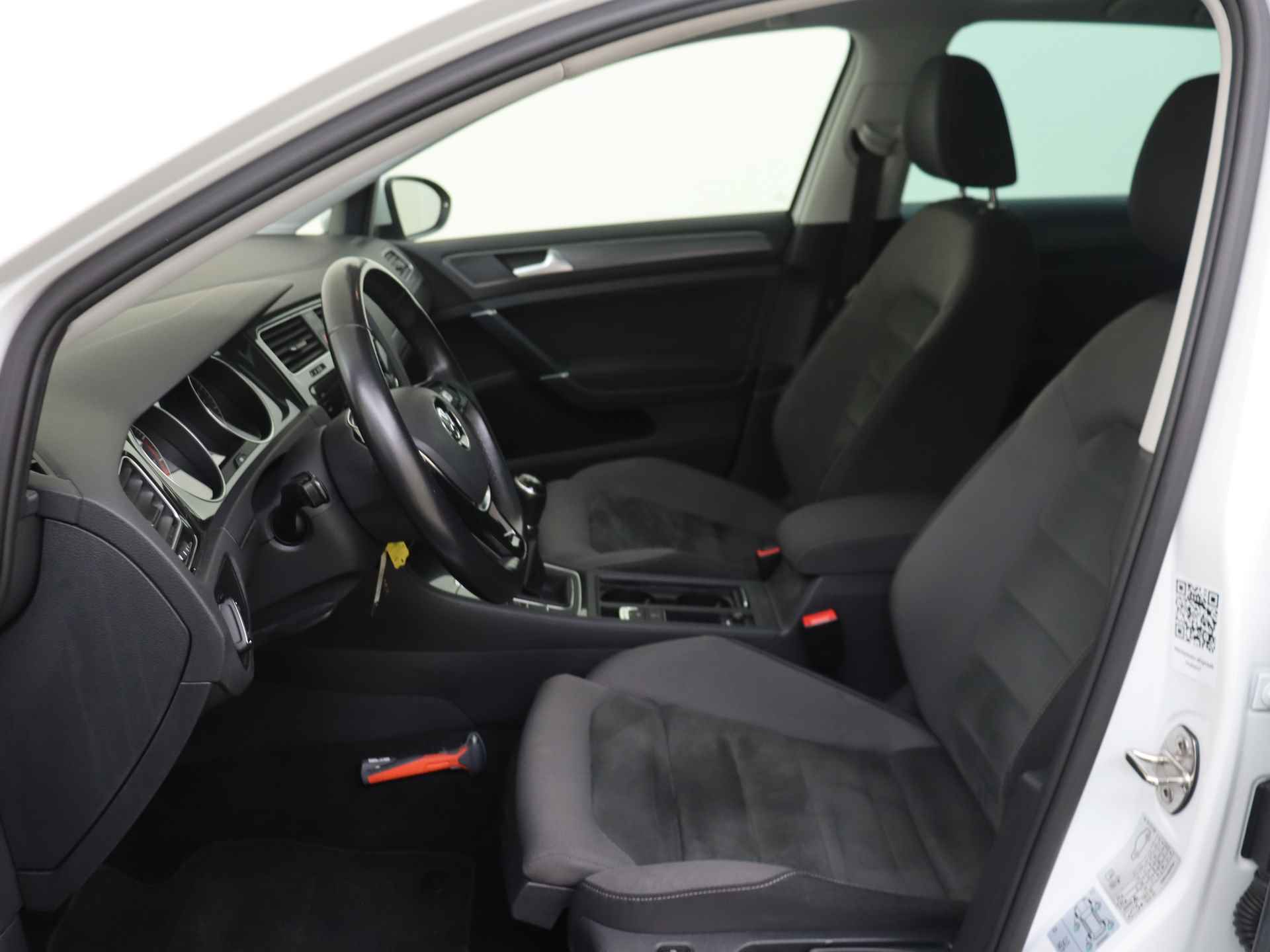 Volkswagen Golf 1.5 TSI 130pk Comfortline Business 5-deurs | Schuifdak | Climate Control | Navigatie - 6/33