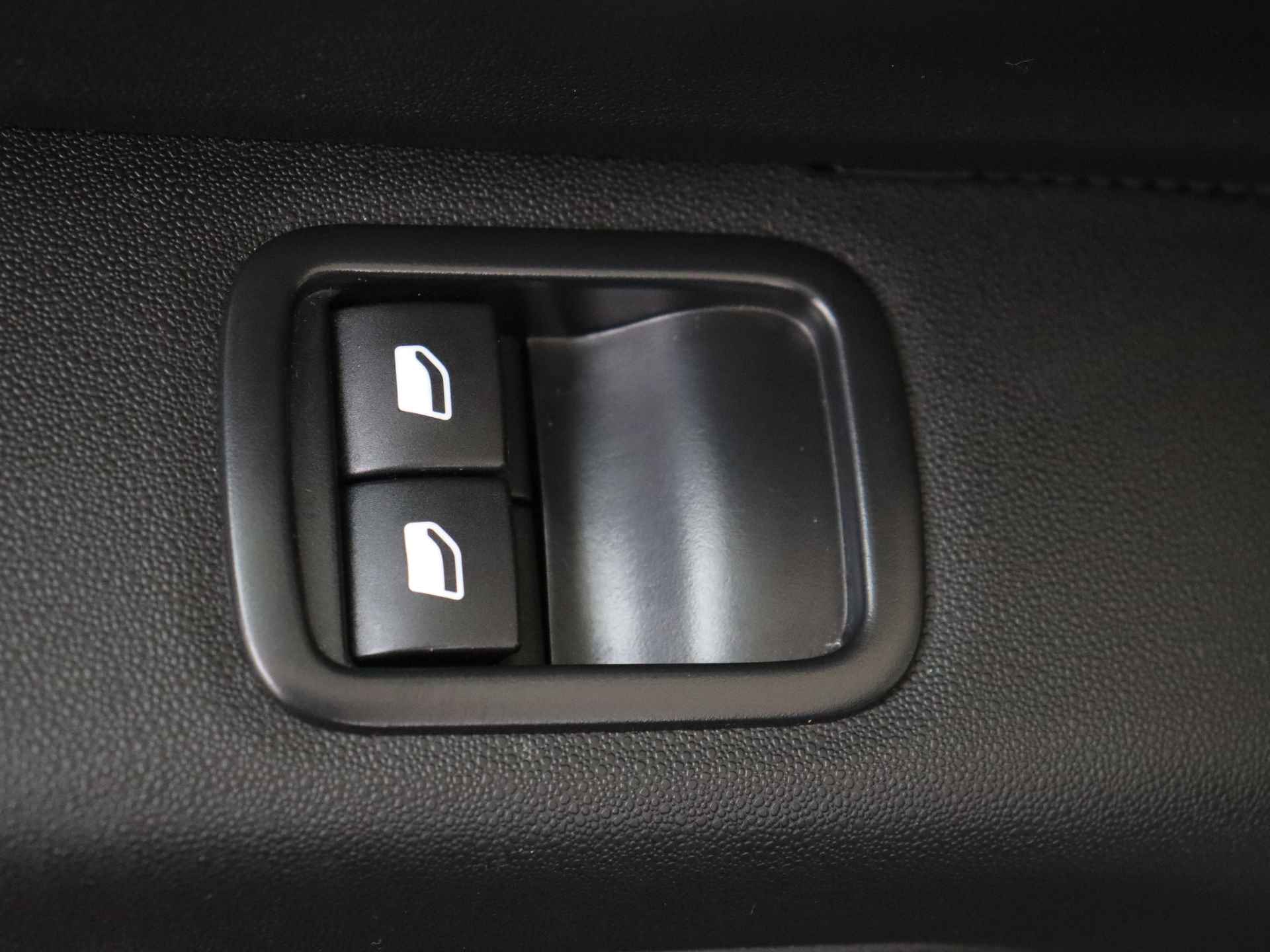 Citroën C3 1.2 PureTech S&S Feel 5 deurs | Climate Control | Navigatie | Parkeer hulp Achter - 28/32