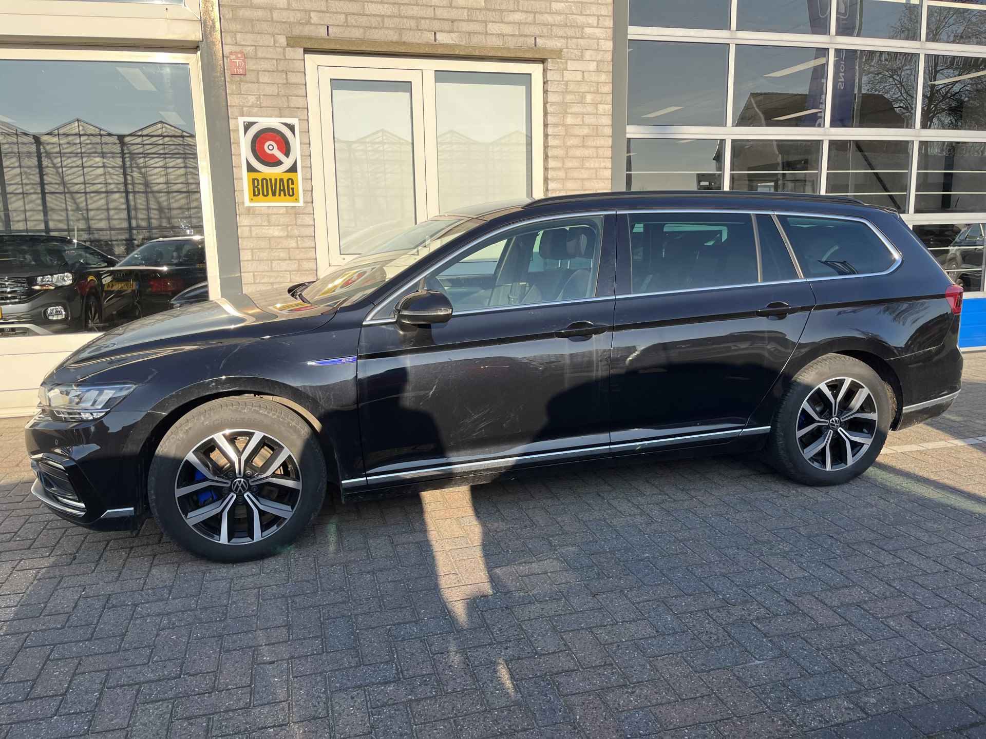 Volkswagen Passat Variant 1.4 TSI PHEV GTE / AUTOMAAT/ DIGITAL DASH/ ADAPT. CRUISE/ DAB/ NAVI/ APP-CONNECT/ PARK. SENSOREN + CAMERA/ CLIMA/ STOELVERWARMING - 2/30