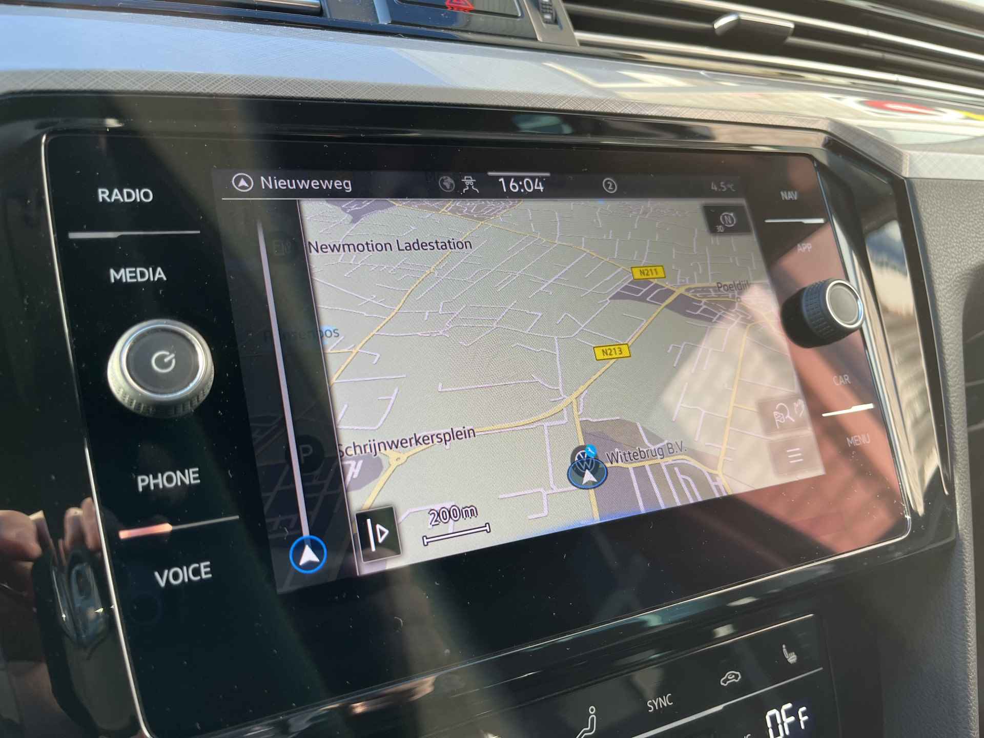 Volkswagen Passat Variant 1.4 TSI PHEV GTE / AUTOMAAT/ DIGITAL DASH/ ADAPT. CRUISE/ DAB/ NAVI/ APP-CONNECT/ PARK. SENSOREN + CAMERA/ CLIMA/ STOELVERWARMING - 16/30