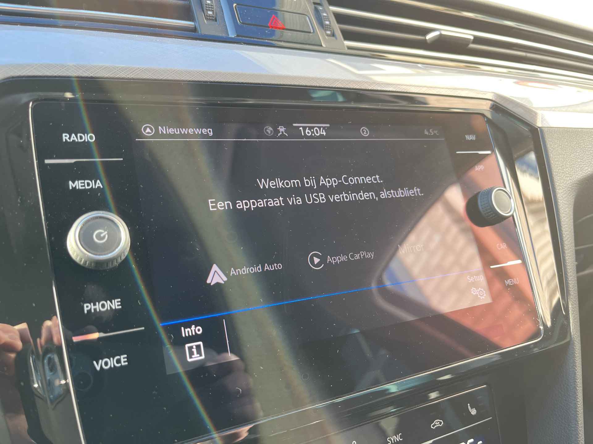 Volkswagen Passat Variant 1.4 TSI PHEV GTE / AUTOMAAT/ DIGITAL DASH/ ADAPT. CRUISE/ DAB/ NAVI/ APP-CONNECT/ PARK. SENSOREN + CAMERA/ CLIMA/ STOELVERWARMING - 17/30