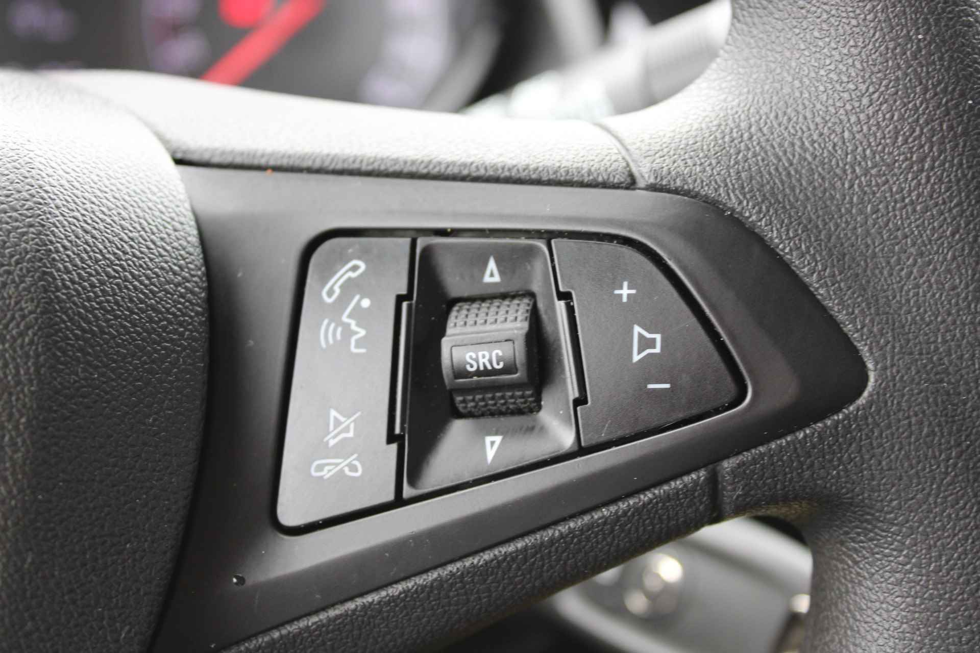 Opel KARL 1.0 Rocks Online Edition / Parkeer sensor / Carplay / Cruise Control / Airco / DAB / 15'' LMV / "Vraag een vrijblijvende offerte aan!" - 17/25