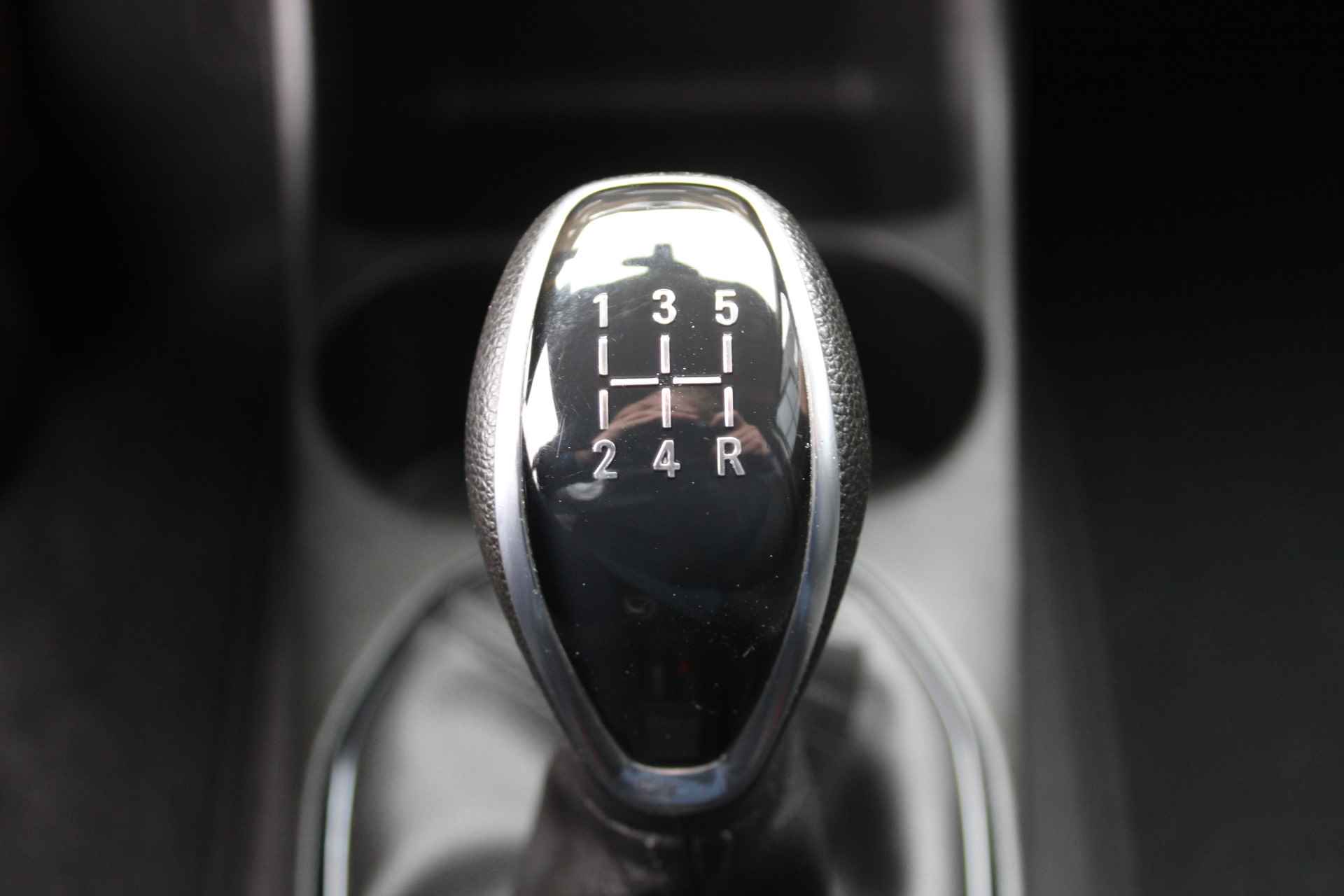 Opel KARL 1.0 Rocks Online Edition / Parkeer sensor / Carplay / Cruise Control / Airco / DAB / 15'' LMV / "Vraag een vrijblijvende offerte aan!" - 21/25