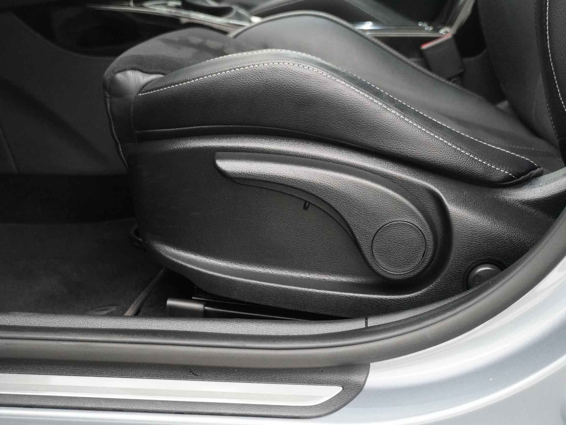Kia Ceed Sportswagon 1.5 T-GDi GT-Line automaat - Navigatie - Led koplampen - Stoelverwarming - Schuif-/kanteldak - Fabrieksgarantie tot 02-2029 - 24/55