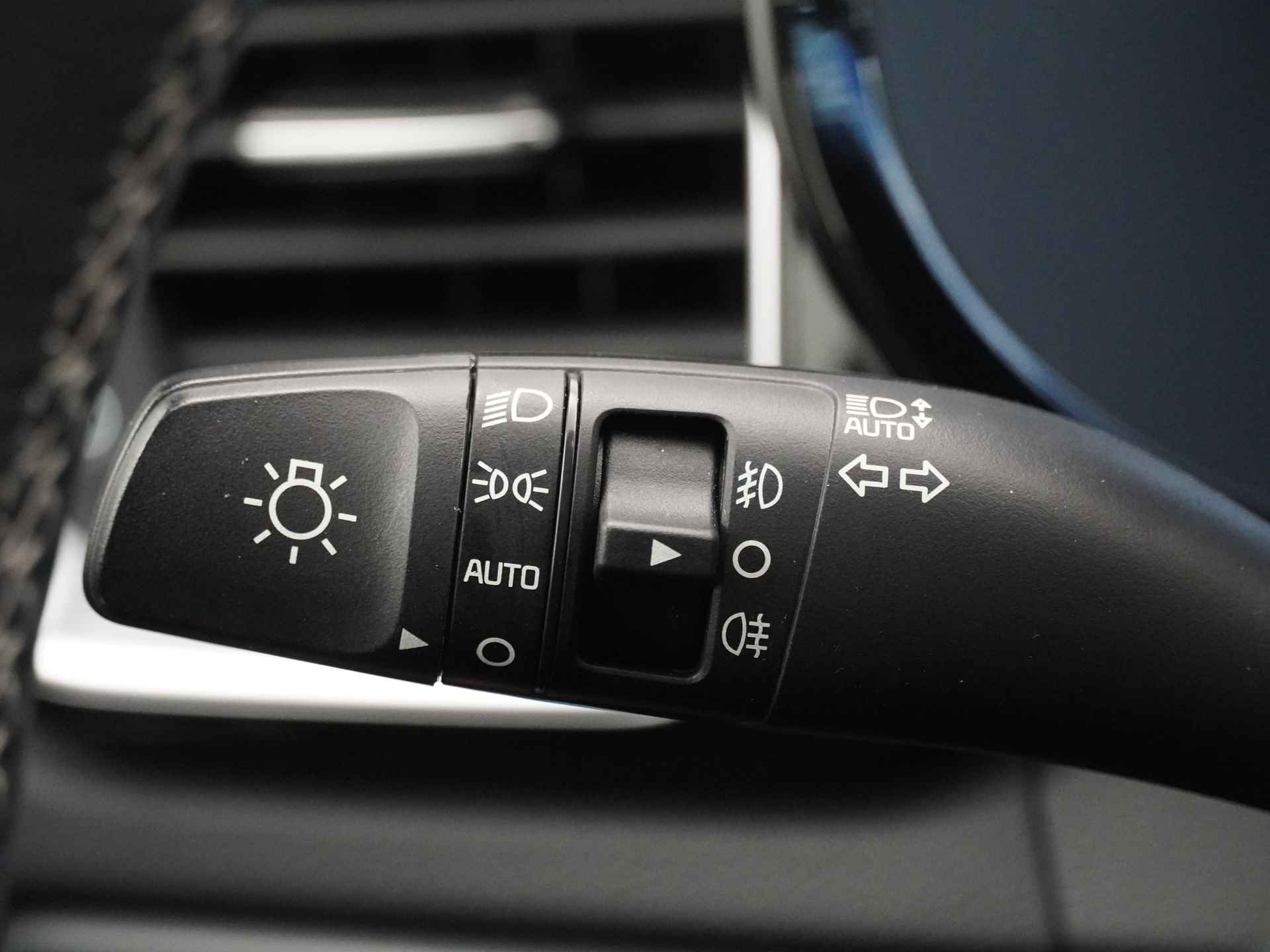 Kia Ceed Sportswagon 1.5 T-GDi GT-Line automaat - Navigatie - Led koplampen - Stoelverwarming - Schuif-/kanteldak - Fabrieksgarantie tot 02-2029 - 25/55