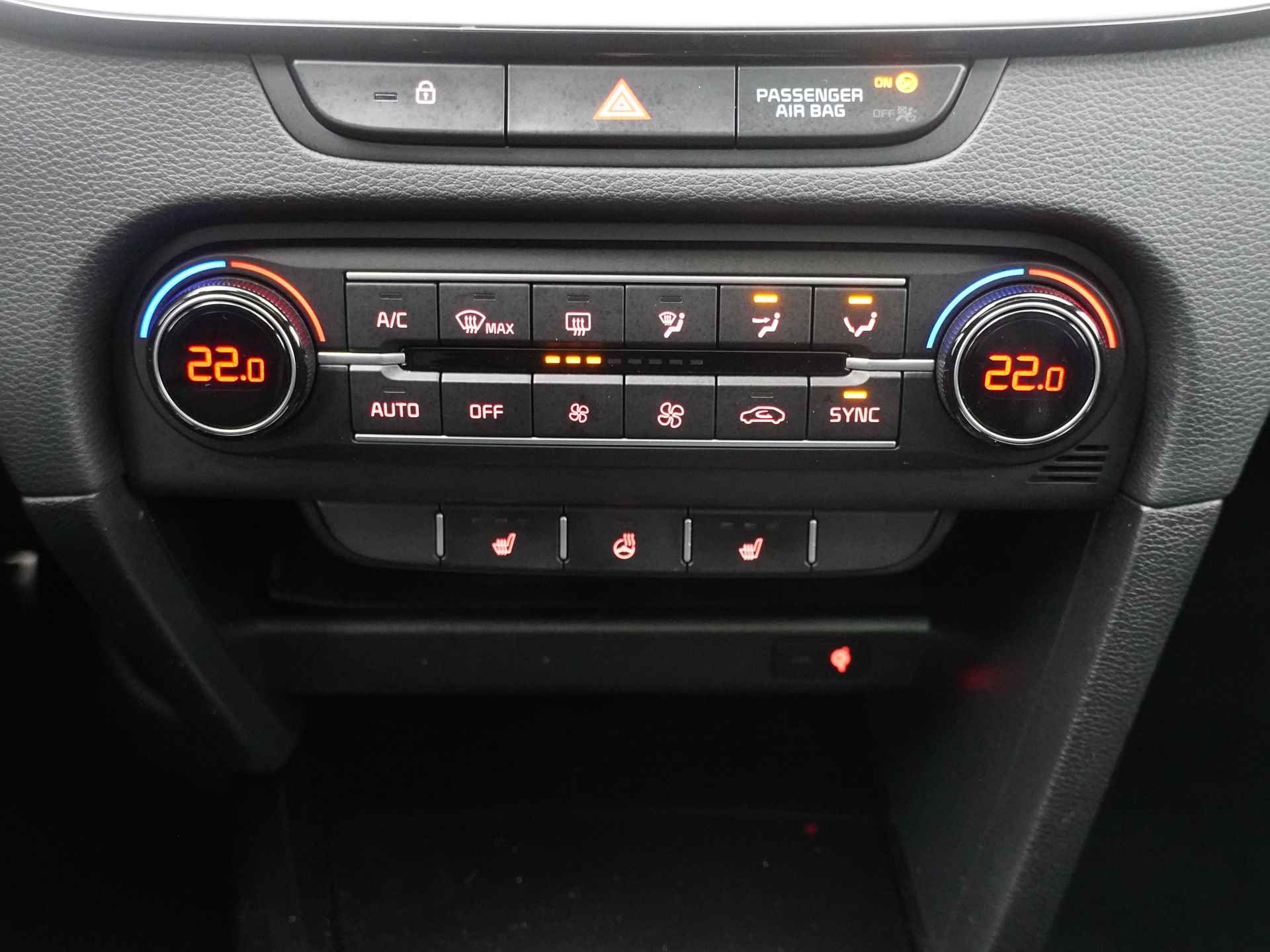 Kia Ceed Sportswagon 1.5 T-GDi GT-Line automaat - Navigatie - Led koplampen - Stoelverwarming - Schuif-/kanteldak - Fabrieksgarantie tot 02-2029 - 32/55