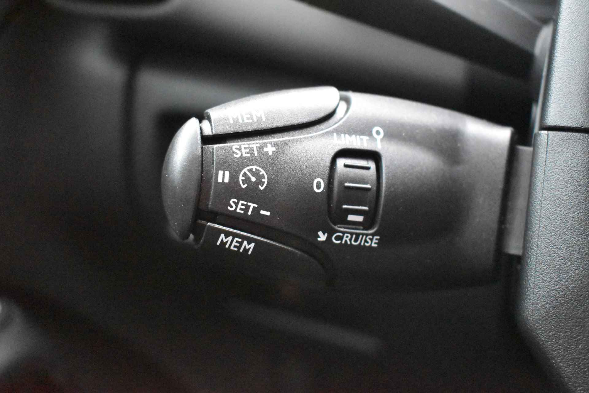 Citroën C5 Aircross PureTech 130 Feel Navi | Airco | Keyless | Trekhaak | -- - 29/38