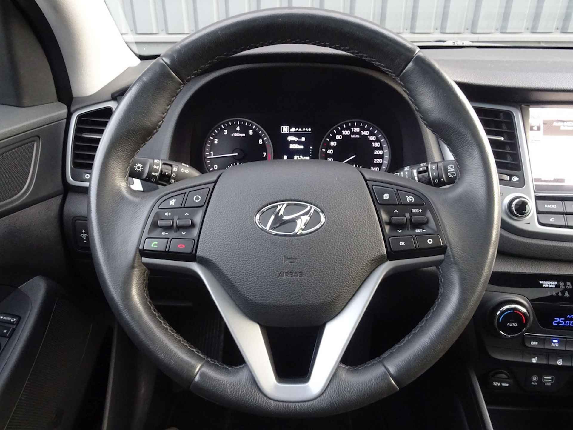 Hyundai Tucson 1.6 T-GDi Prem. 4WD AUTM Pano Dak - 19/29