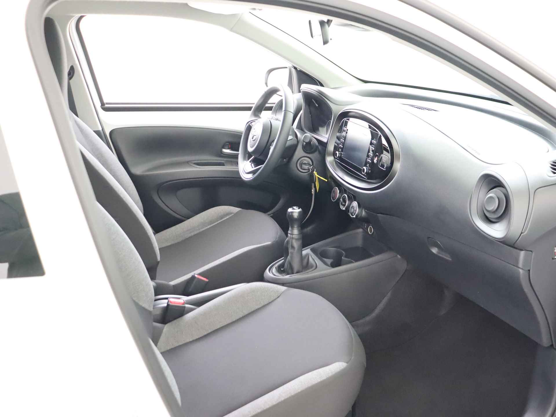 Toyota Aygo X 1.0 VVT-i MT Play I Apple Carplay/Android Auto I Airco I Cruise Control Adaptief I Camera I - 29/41