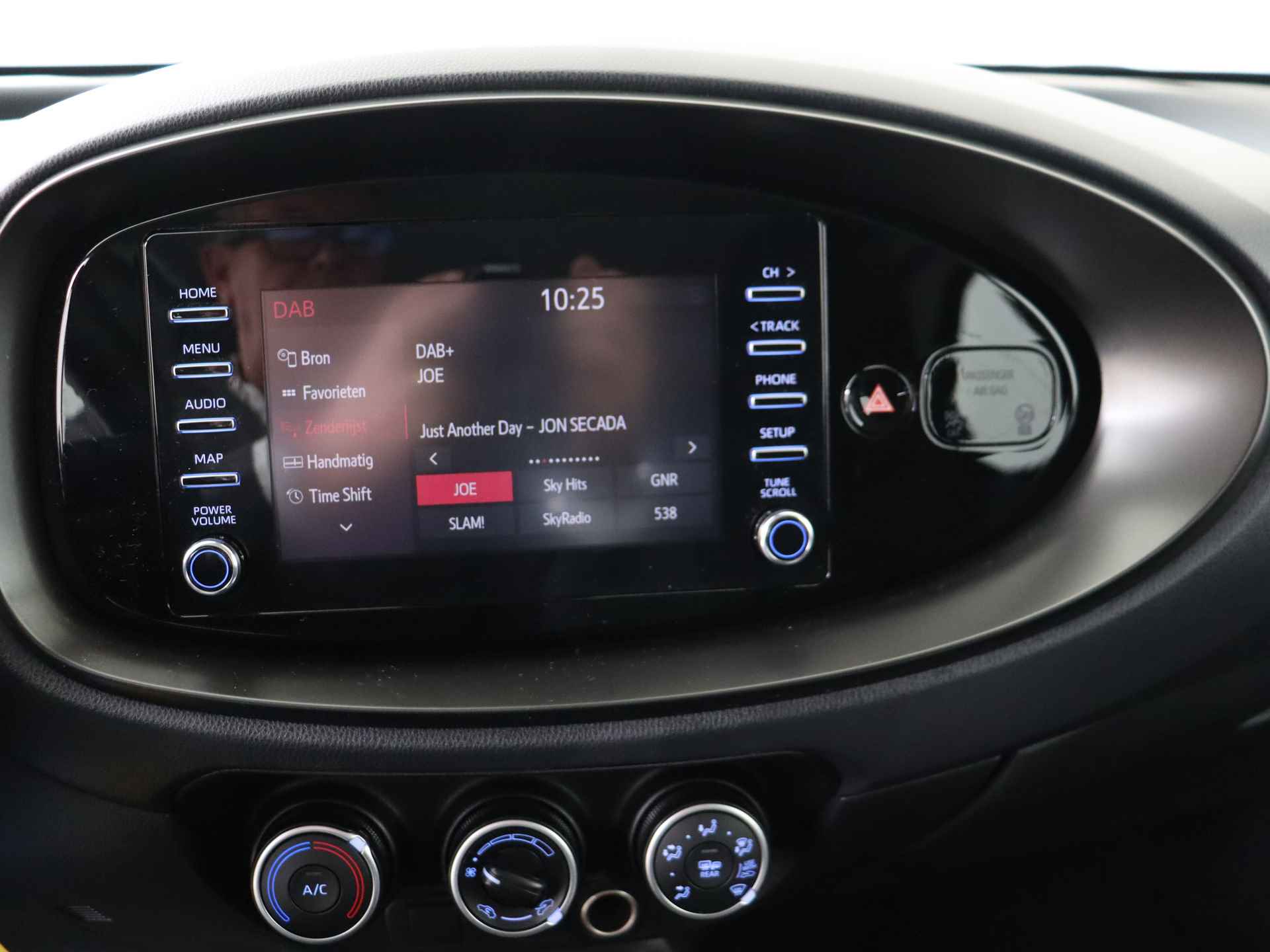 Toyota Aygo X 1.0 VVT-i MT Play I Apple Carplay/Android Auto I Airco I Cruise Control Adaptief I Camera I - 40/41