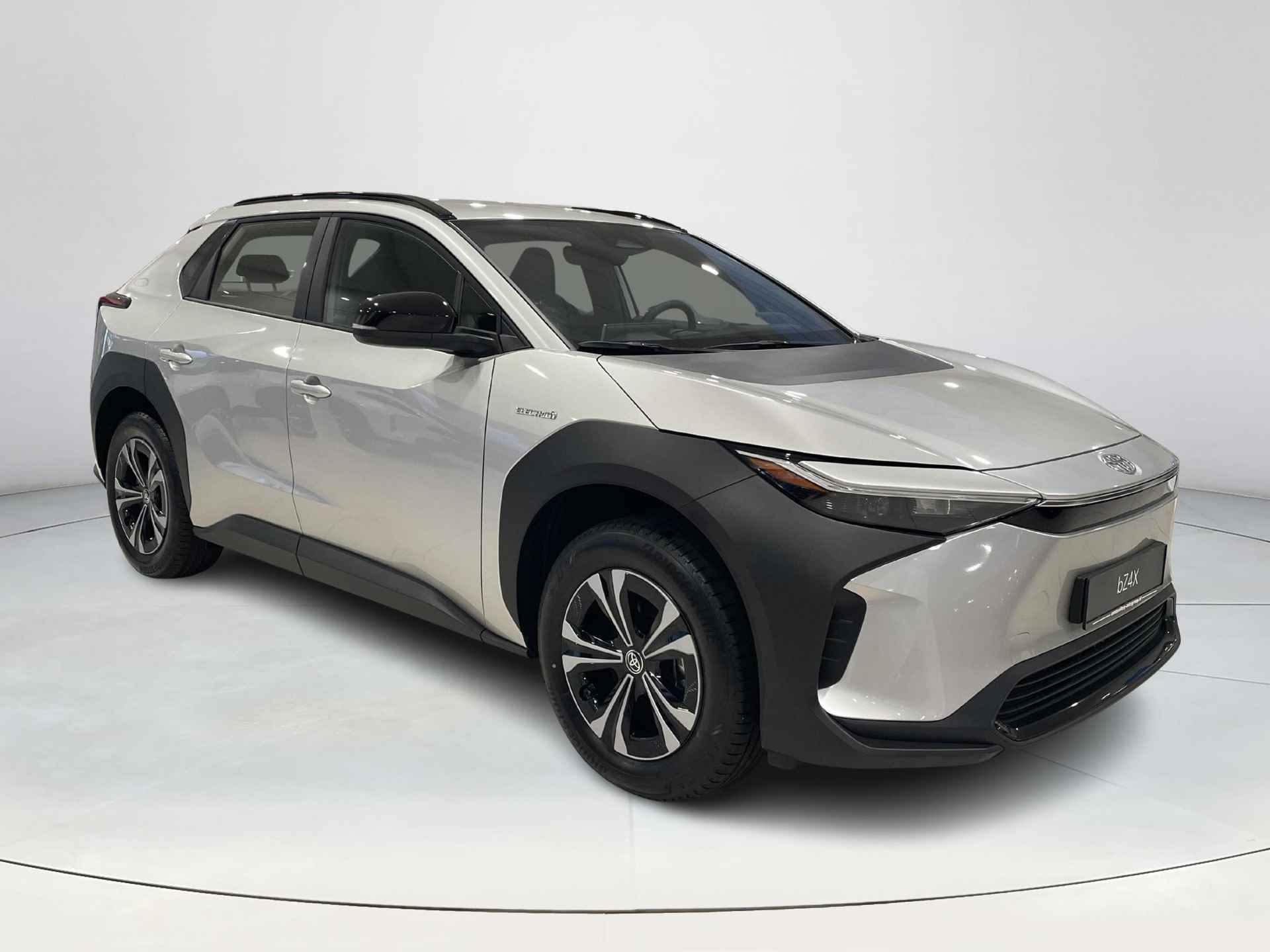 Toyota bZ4X Active 71 kWh | Nieuw uit voorraad leverbaar | 10 jaar / 200.000 km garantie | - 8/24