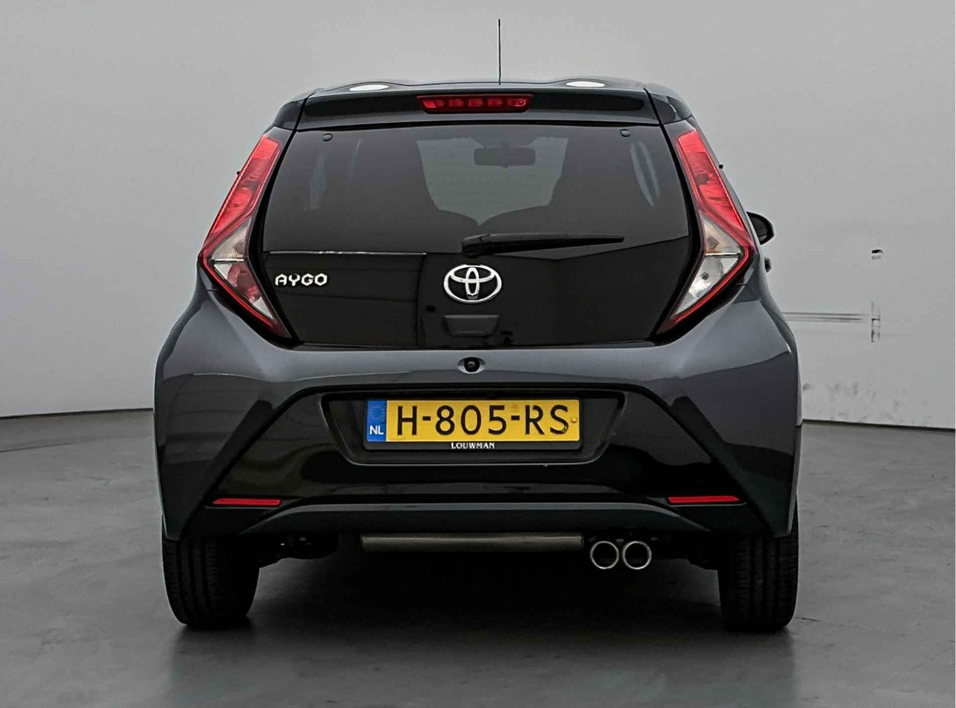 Toyota Aygo 1.0 VVT-i x-joy | 1e Eigenaar | Nieuw Geleverd | Dealer Onderhouden | Climate Control | LM Velgen | Navigatie | Apple Carplay/Android Auto | - 36/46