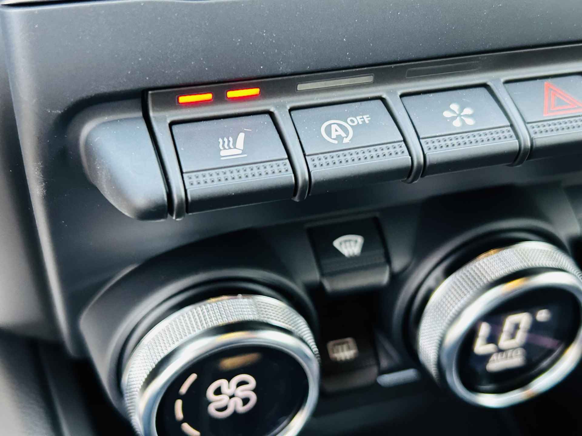 Mitsubishi Colt 1.0T MT Instyle 8 jaar garantie| 360 Camera | Parkeersensoren Voor/Achter | Dode hoek detectie| Stuur/Stoelverwarming | Adaptive cruise control | USB-aansluiting voor/Achter | Automatische regen/licht sensor | - 9/25