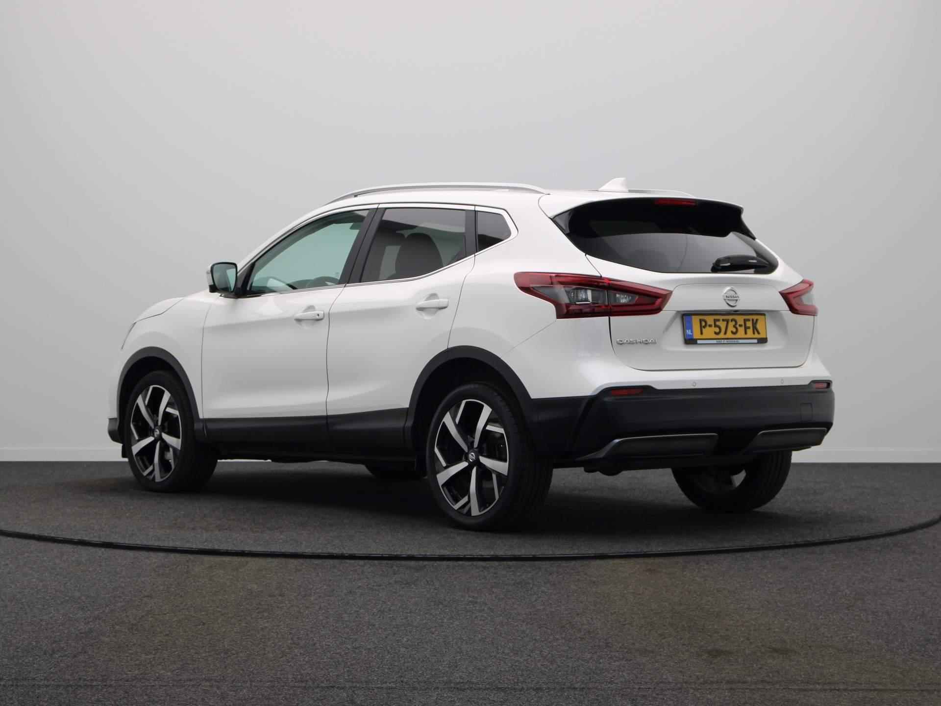 Nissan Qashqai 1.3 DIG-T Premium Edition | Panorama dak | Automaat | Climate control | Stoelverwarming | Elektrisch verstelbare bestuurderstoel | - 2/49