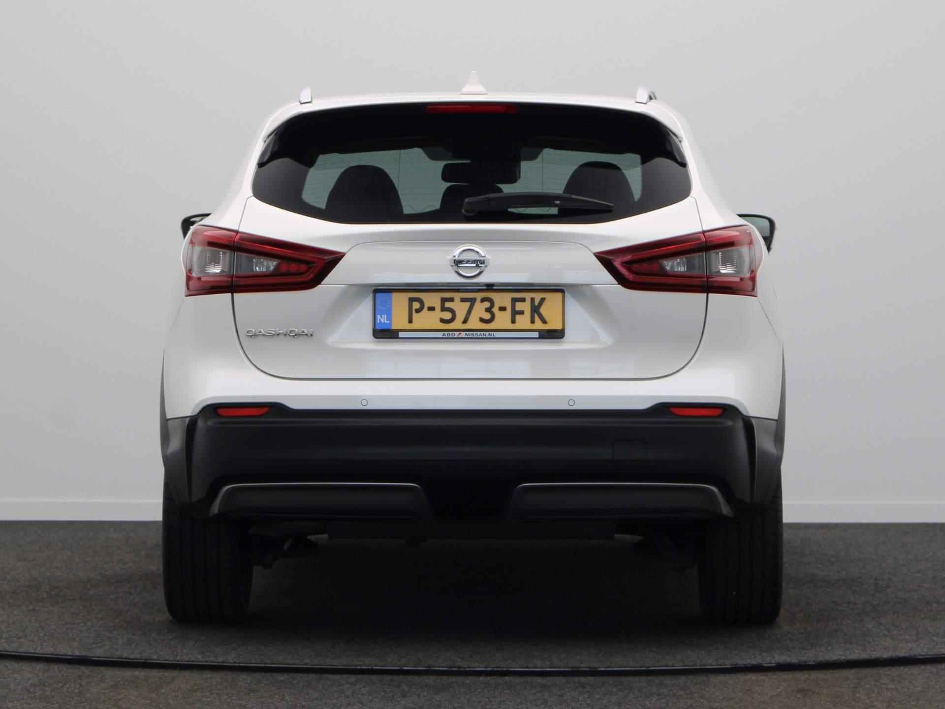 Nissan Qashqai 1.3 DIG-T Premium Edition | Panorama dak | Automaat | Climate control | Stoelverwarming | Elektrisch verstelbare bestuurderstoel | - 7/49