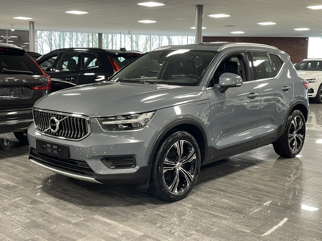 Volvo XC40 T5 Recharge Inscription | Schuifdak | Stoelverwarming | Bestuurdersstoel elektrisch geheugen | Parkeercamera | BLIS Dode Hoek De