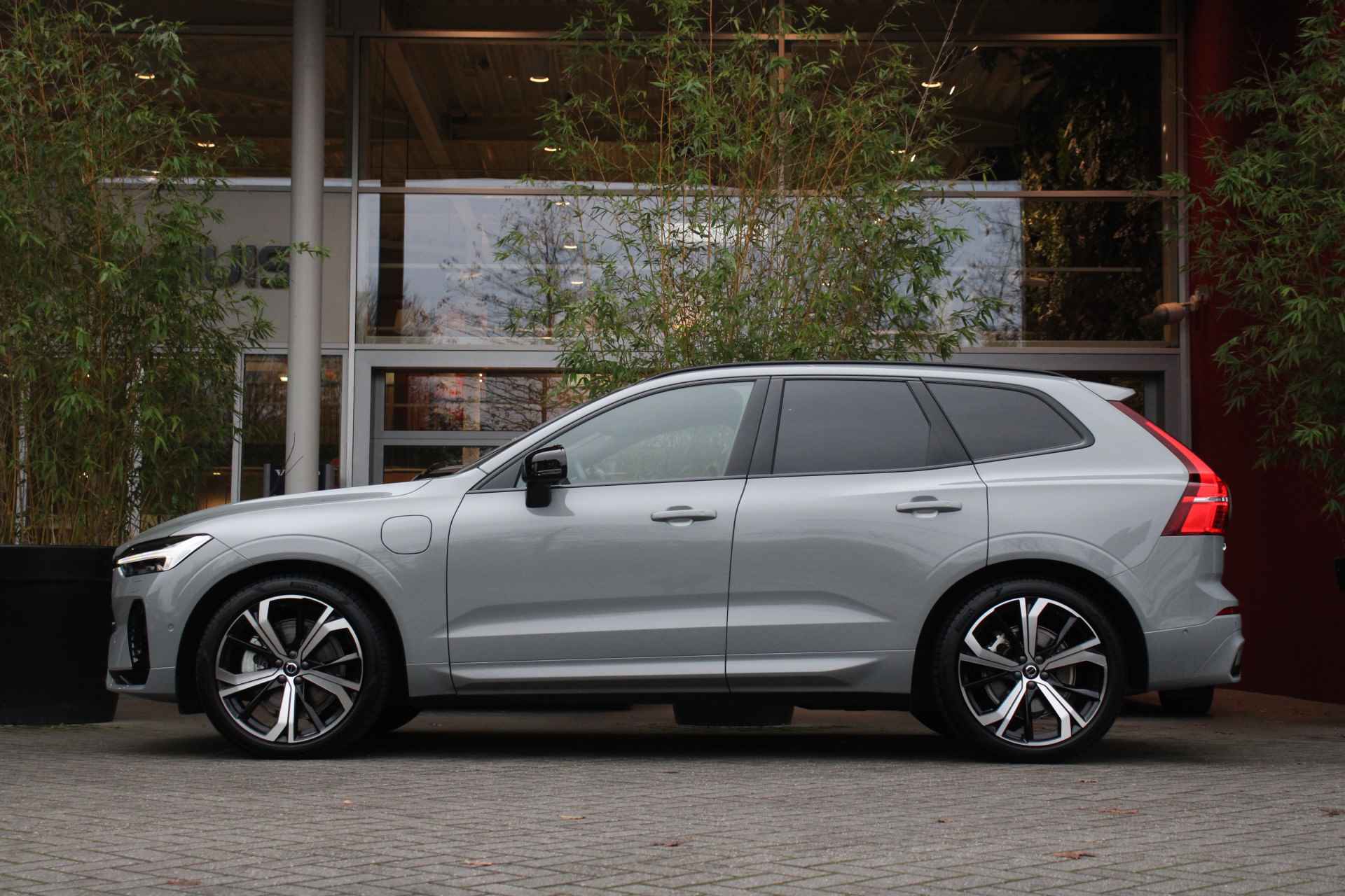 Volvo XC60 Recharge T6 AWD Ultimate Dark | Luchtvering | Bowers&Wilkins | Massagestoelen | Head-up | 360 Camera | 21" Velgen - 5/30