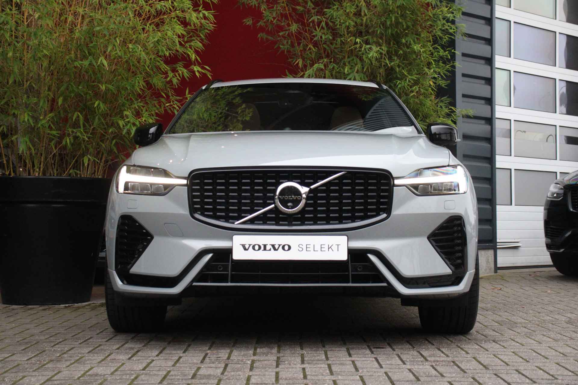 Volvo XC60 Recharge T6 AWD Ultimate Dark | Luchtvering | Bowers&Wilkins | Massagestoelen | Head-up | 360 Camera | 21" Velgen - 11/30