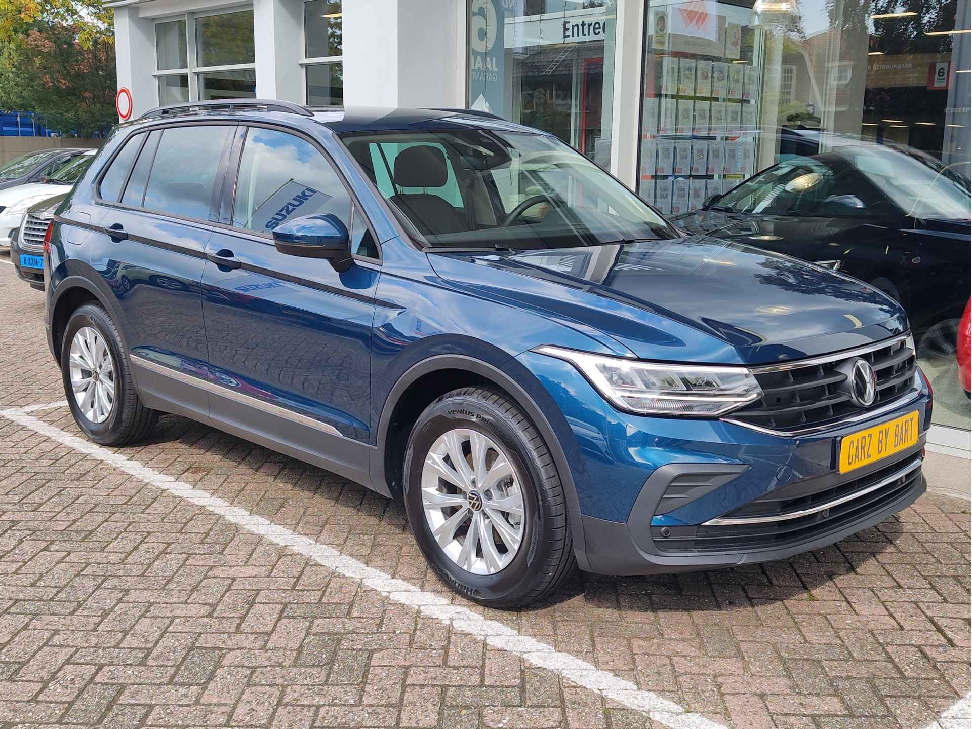 Volkswagen Tiguan 1.5 TSI LIFE AUTOMAAT Navigatie | Adaptive Cruise | Carplay/Android - 8/35