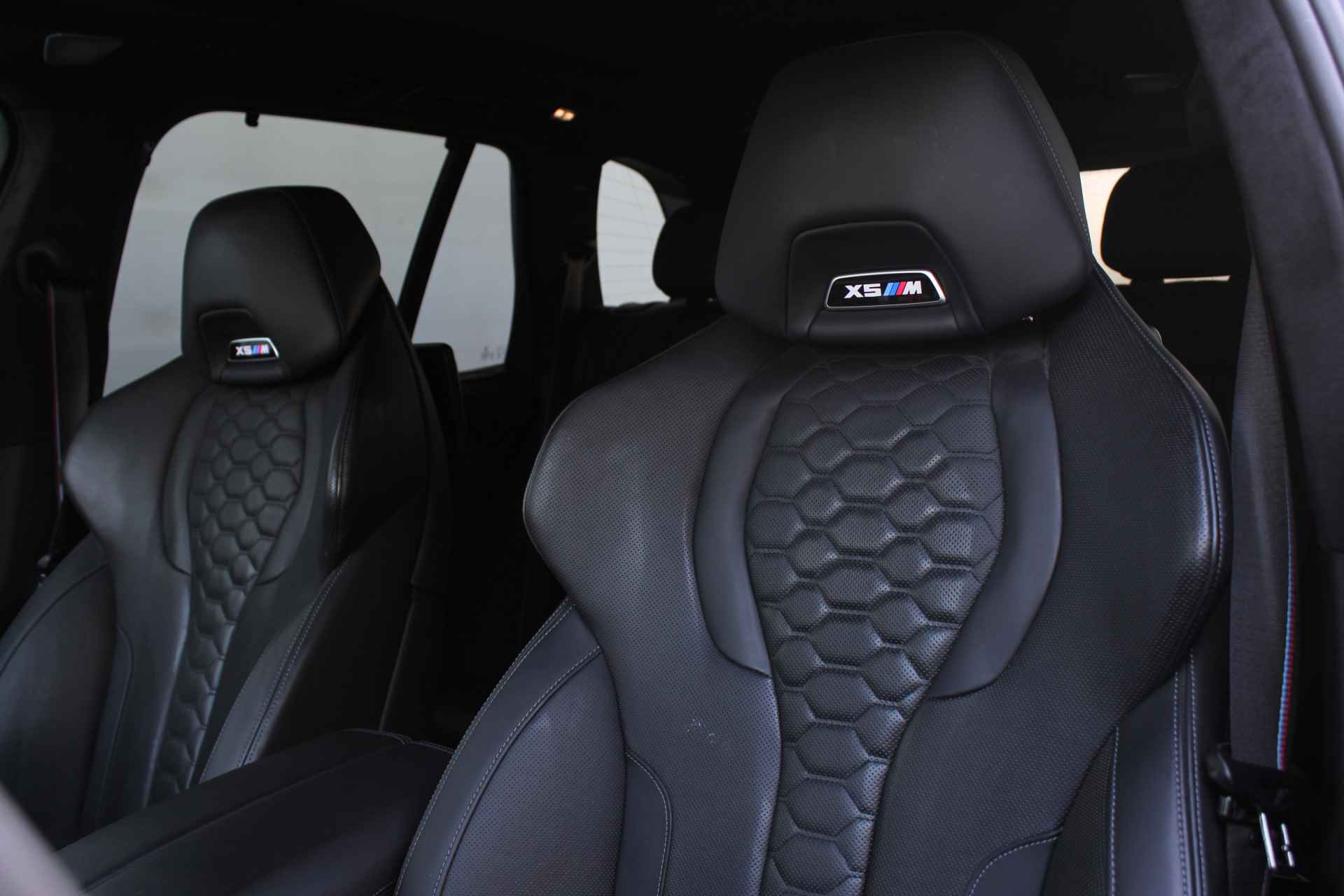 BMW X5 M Competition Automaat / Panoramadak Sky Lounge / Trekhaak / Stoelventilatie / Massagefunctie / Laserlight / Bowers & Wilkins / Parking Assistant Plus / Soft Close - 22/41