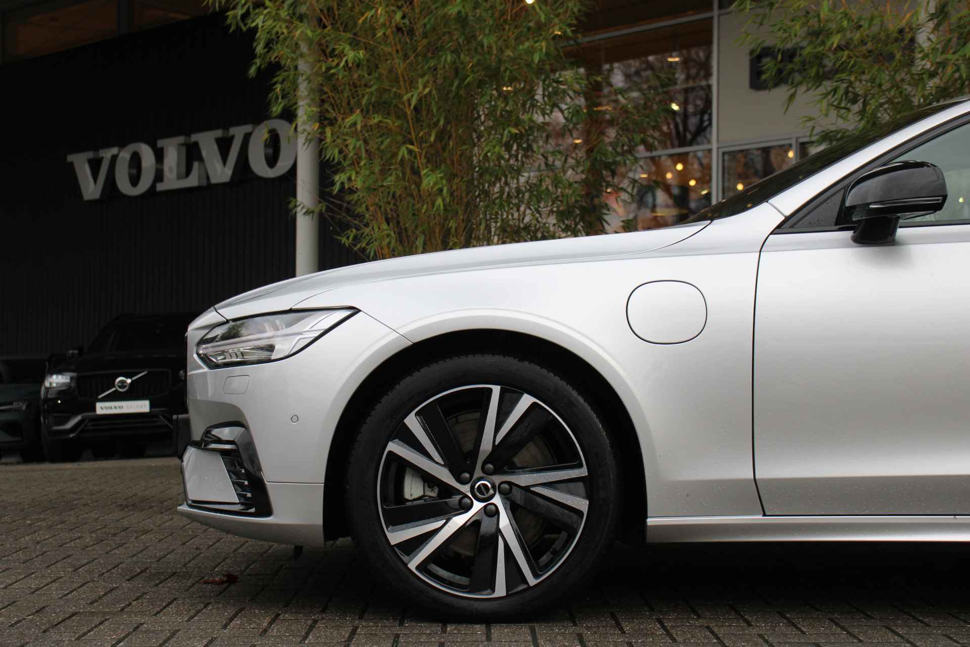 Volvo V90 T6 AWD Plug-in hybrid R-Design | Schuifdak | 360° Camera | Harman/Kardon audio | Stuur- en stoelverwarming | Pilot Assist | BLIS - 24/25