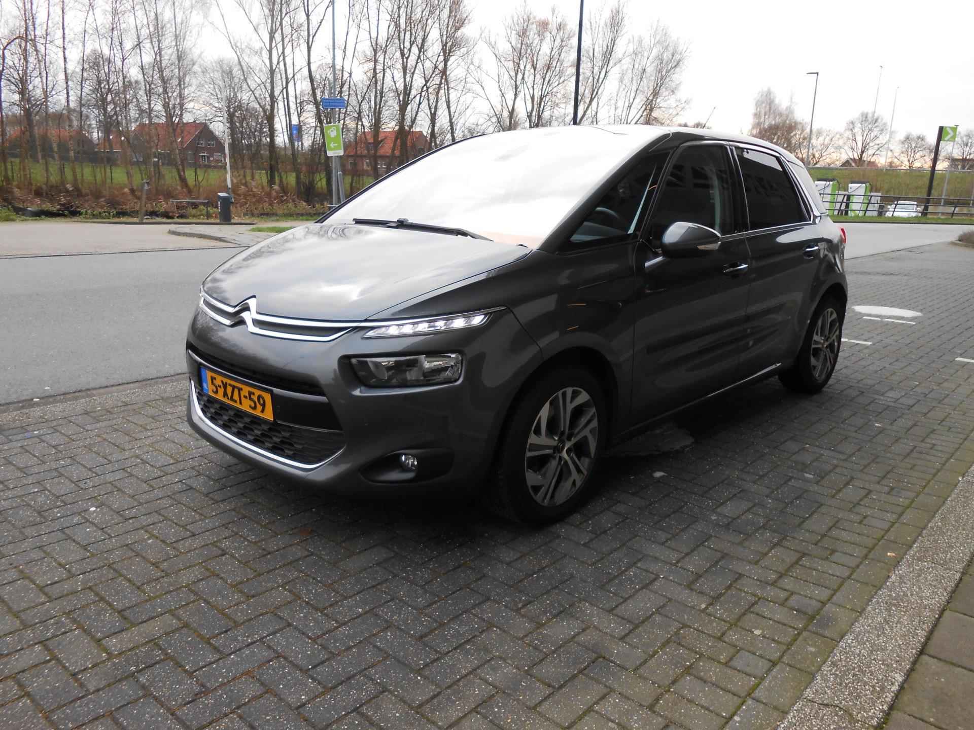 Citroen C4 Picasso 1.6 e-THP Intensive - 2/38