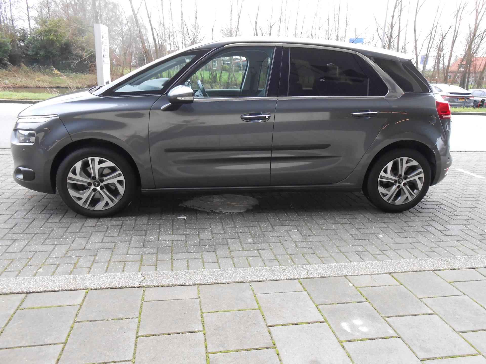 Citroen C4 Picasso 1.6 e-THP Intensive - 3/38