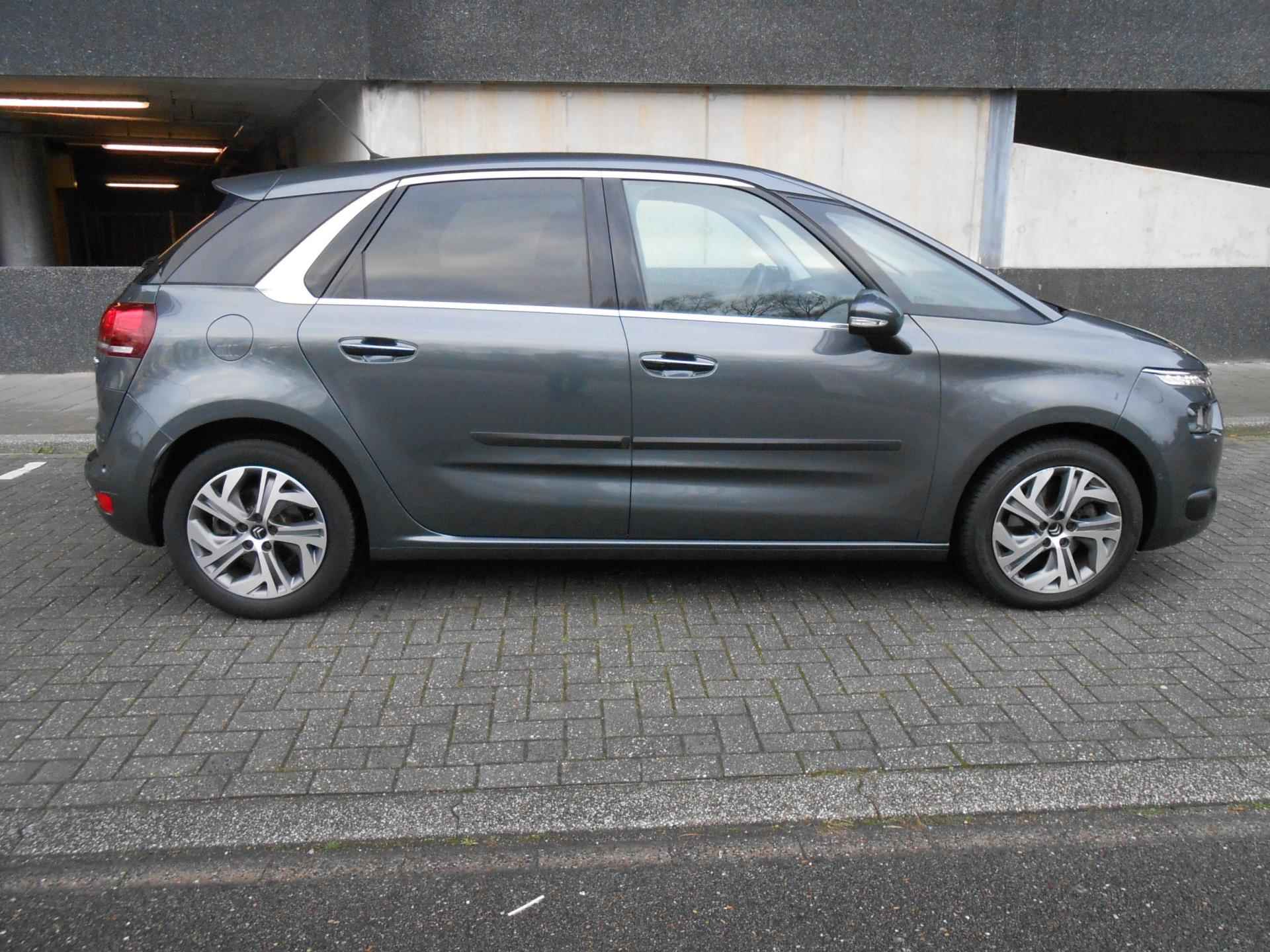 Citroen C4 Picasso 1.6 e-THP Intensive - 7/38