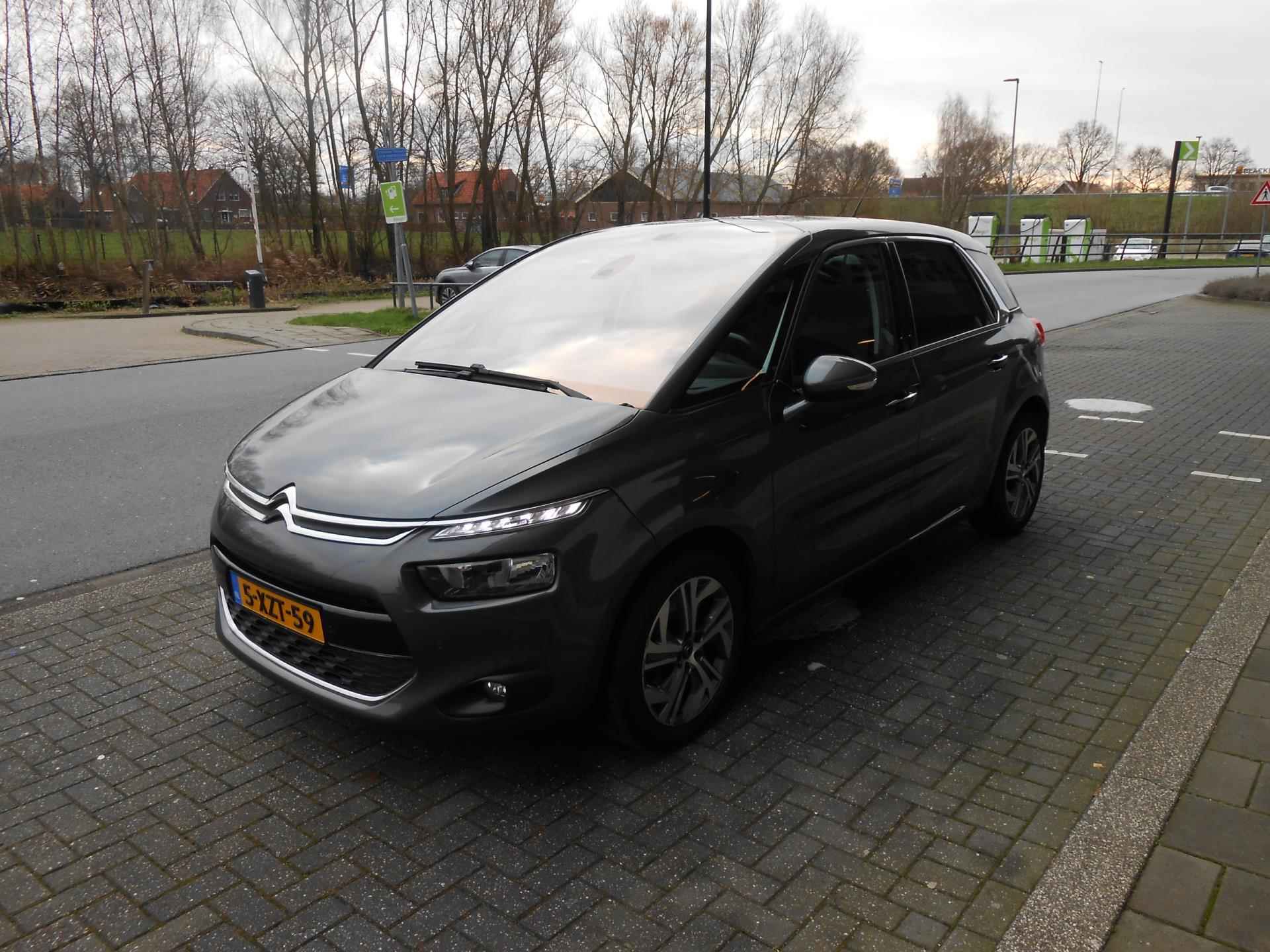 Citroen C4 Picasso 1.6 e-THP Intensive - 9/38