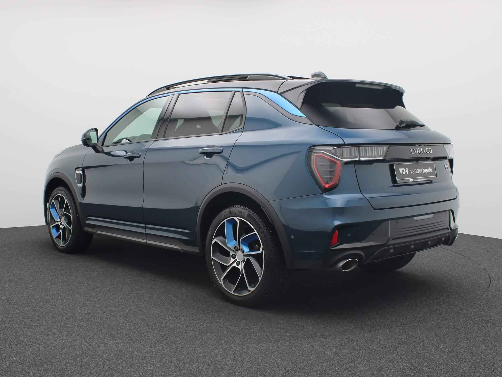 Lynk & Co 01 Plug-in Hybrid 261PK Panoramadak, 360 gr. camera, stoelverwarming, 6.6kW laden, side assist, keyless, 20'' lichtmetaal - 2/43