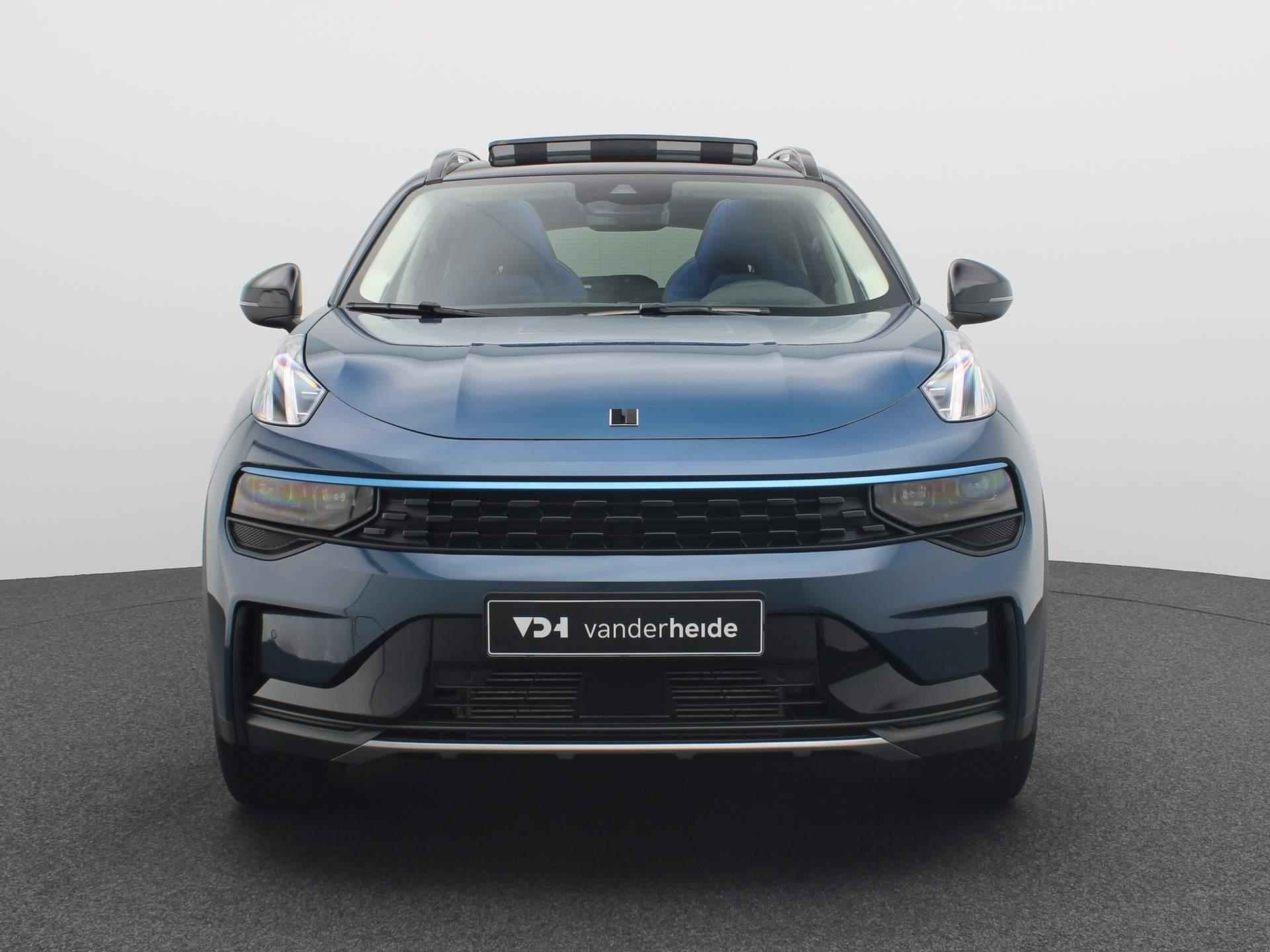 Lynk & Co 01 Plug-in Hybrid 261PK Panoramadak, 360 gr. camera, stoelverwarming, 6.6kW laden, side assist, keyless, 20'' lichtmetaal - 11/43