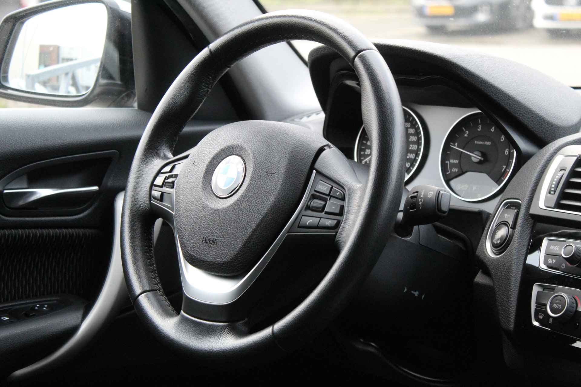 BMW 1-serie 118i EDE Corporate Lease Essential Automaat Cruise Control/Navigatie/Climate Control/Airco/Parkeersensoren/Bluetooth/Origineel N - 13/25