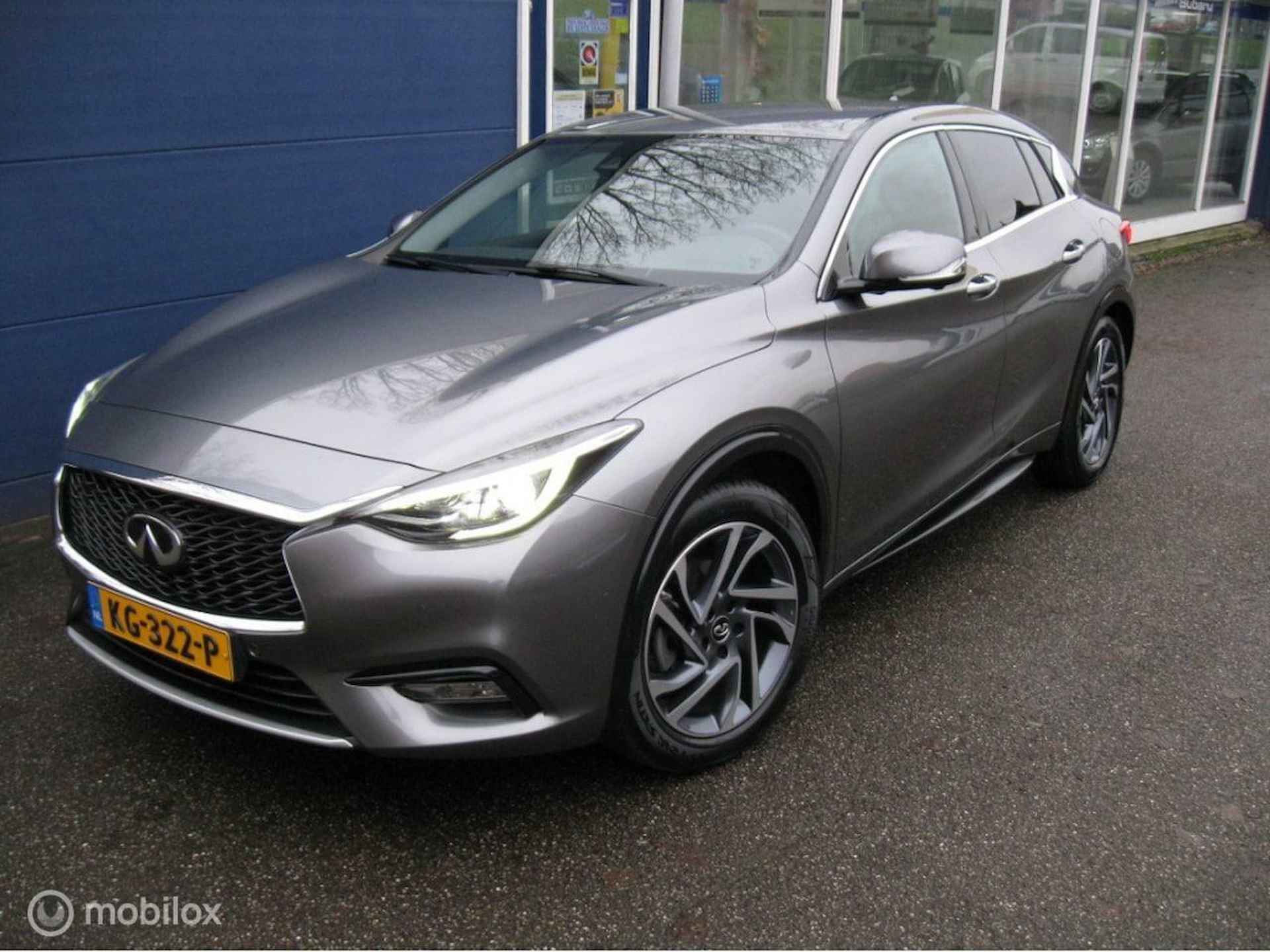 Infiniti Q30 1.6t Premium Black Pack Tech Pack NL auto - 2/24