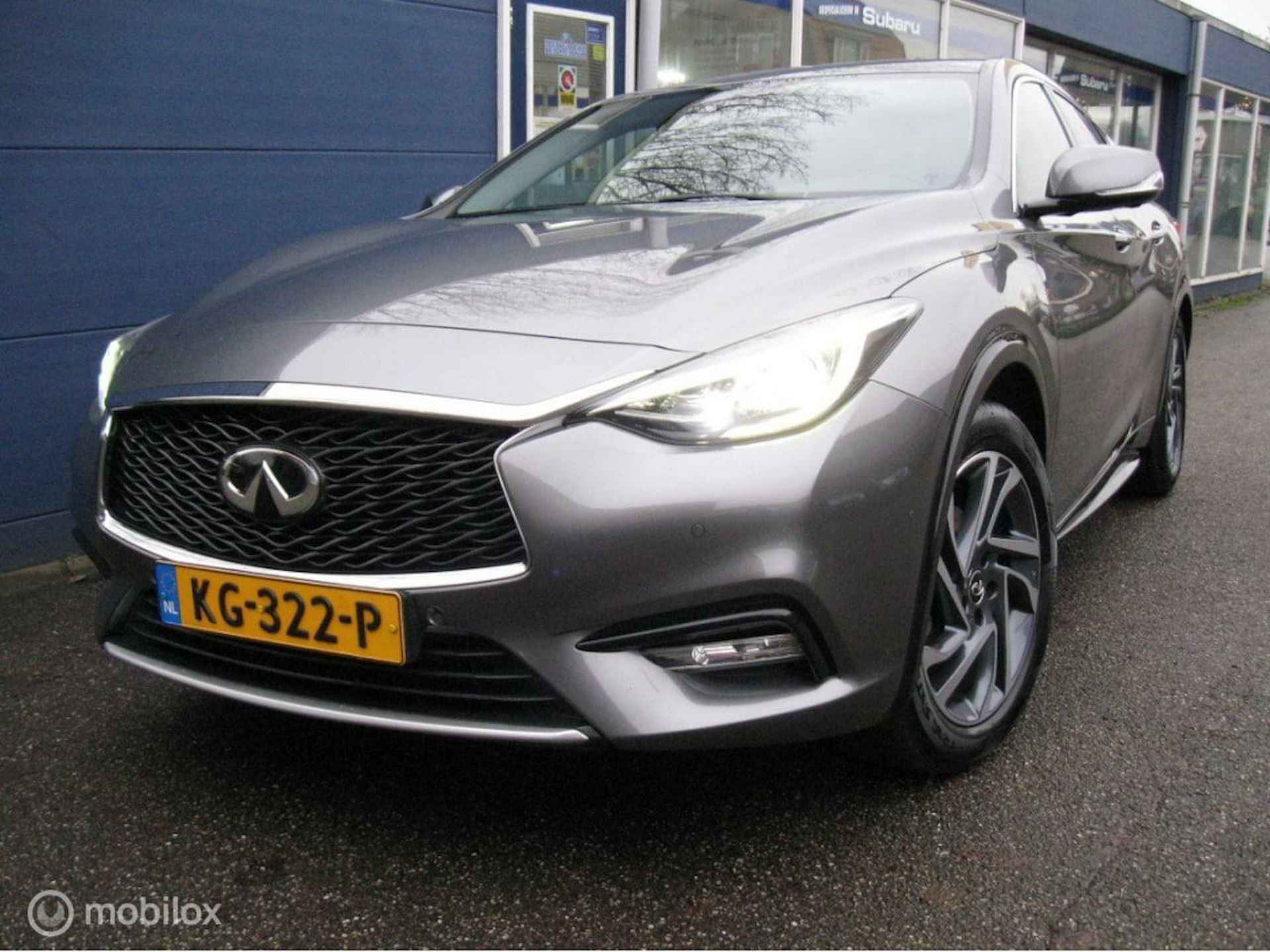 Infiniti Q30 1.6t Premium Black Pack Tech Pack NL auto - 3/24