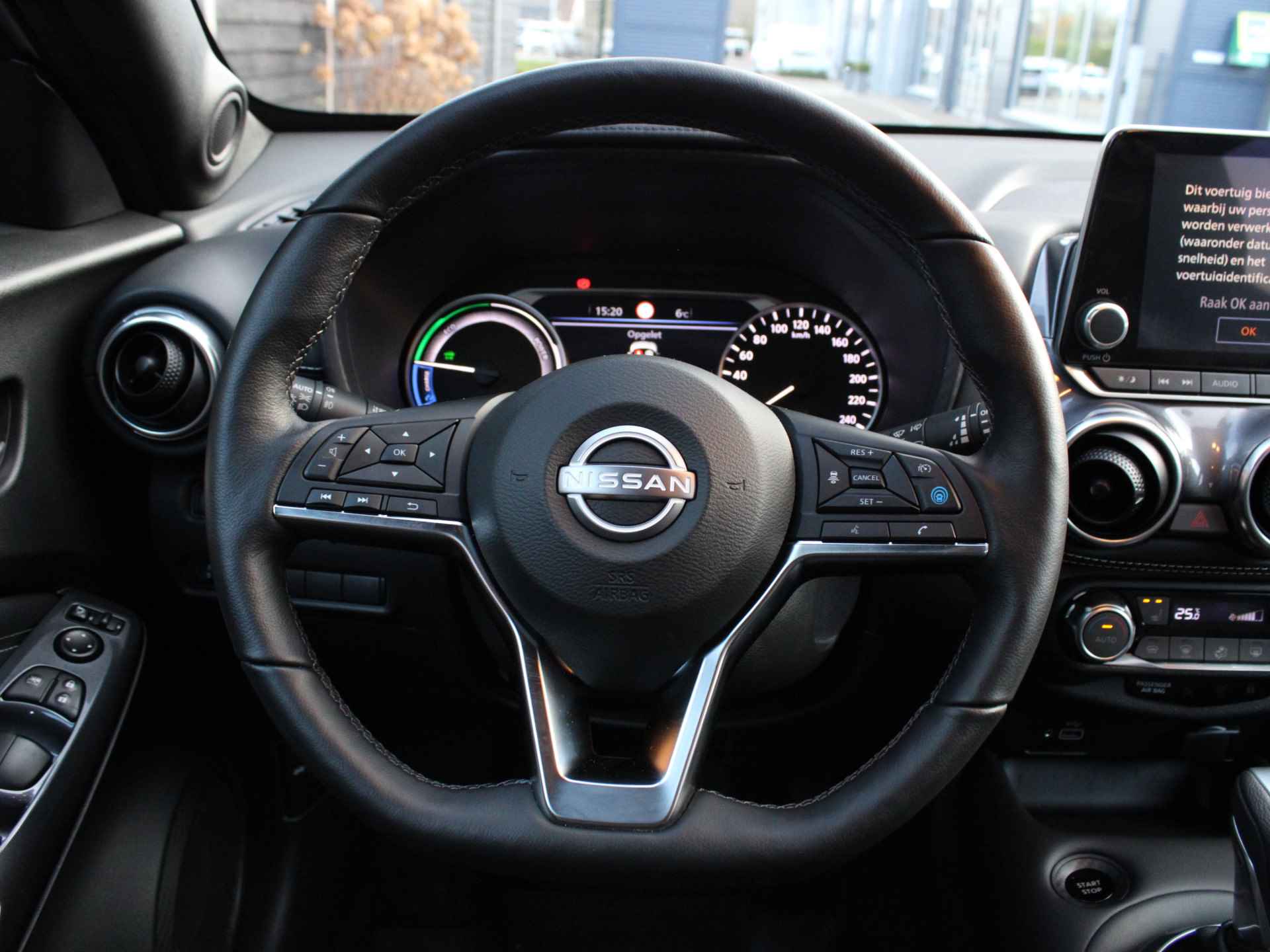 Nissan Juke 1.6 Hybrid 143PK Tekna Automaat Navigatie, Leder, Rondomzicht Camera, Keyless Entry & Start, Parkeersensoren - 23/43