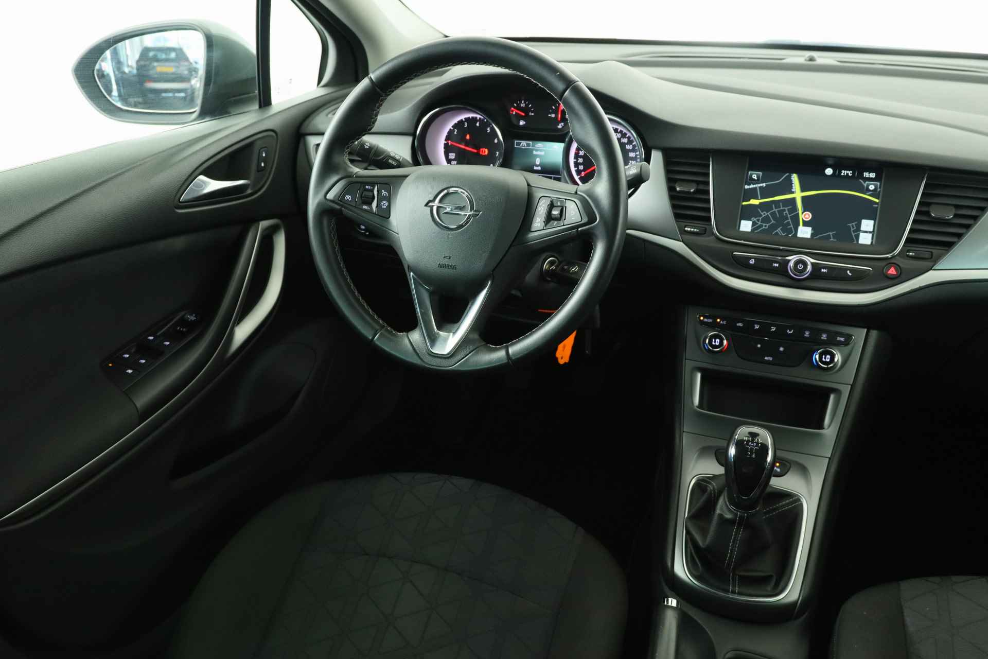 Opel Astra Sports Tourer 1.0 Turbo 120 Jaar Edition | Dealer Onderhouden! | Navi | Clima | Parkeersensoren V+A | Cruise Control | 16'' Lich - 31/32