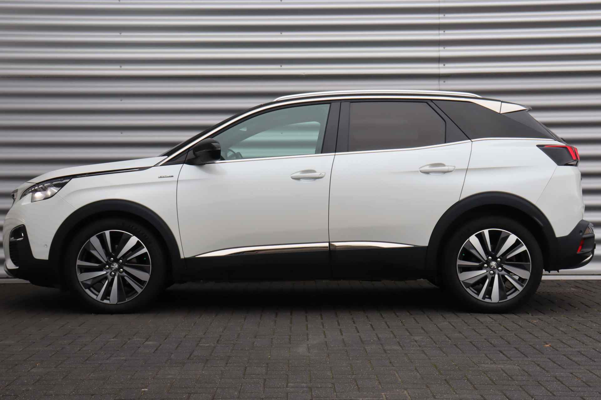 Peugeot 3008 1.6 PURETECH 165PK GT-LINE AUTOMAAT / NAVI / LEDER / CLIMA / PDC / 19" LMV / CAMERA / KEYLESS / FULL-LED / AFN. TREKHAAK / SCHUI - 2/45