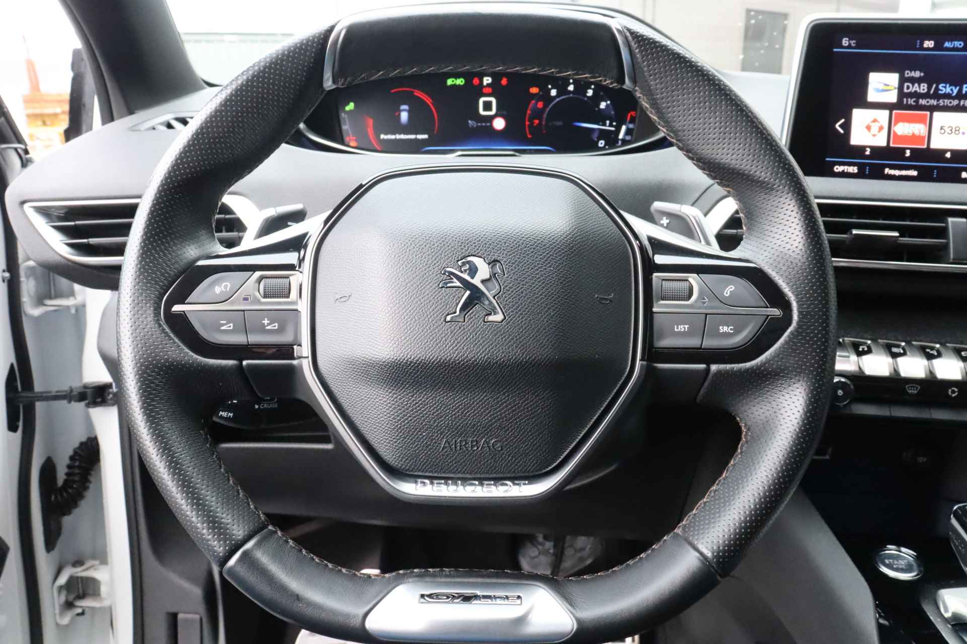 Peugeot 3008 1.6 PURETECH 165PK GT-LINE AUTOMAAT / NAVI / LEDER / CLIMA / PDC / 19" LMV / CAMERA / KEYLESS / FULL-LED / AFN. TREKHAAK / SCHUI - 34/45