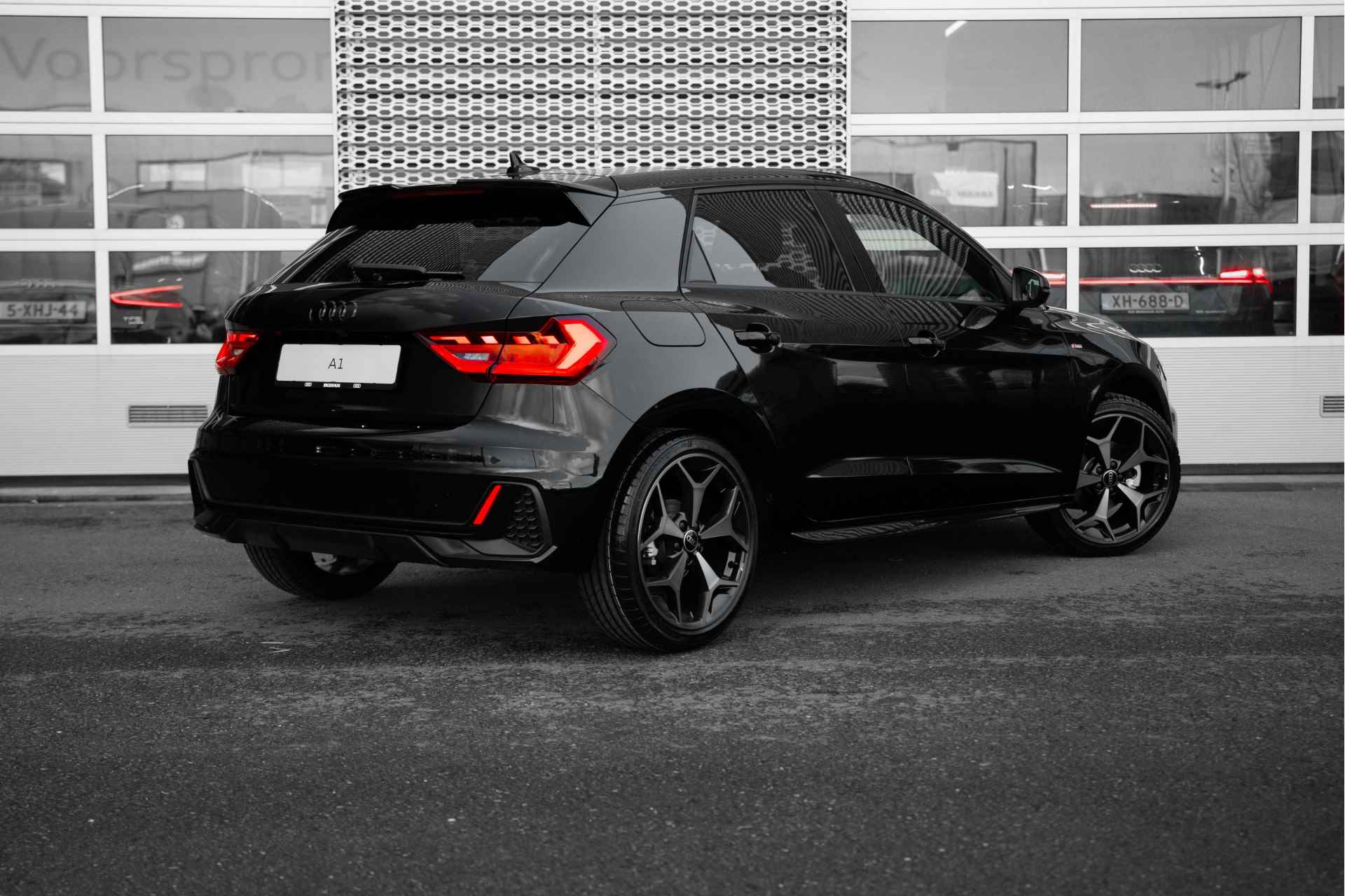 Audi A1 Sportback 30 TFSI S edition | Achteruitrijcamera | Adaptive cruise | Parkeerhulp plus - 3/50