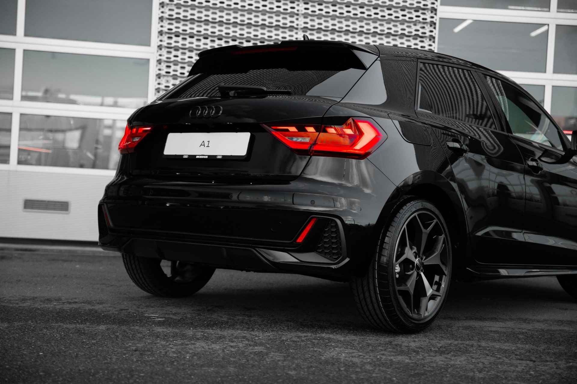 Audi A1 Sportback 30 TFSI S edition | Achteruitrijcamera | Adaptive cruise | Parkeerhulp plus - 22/50