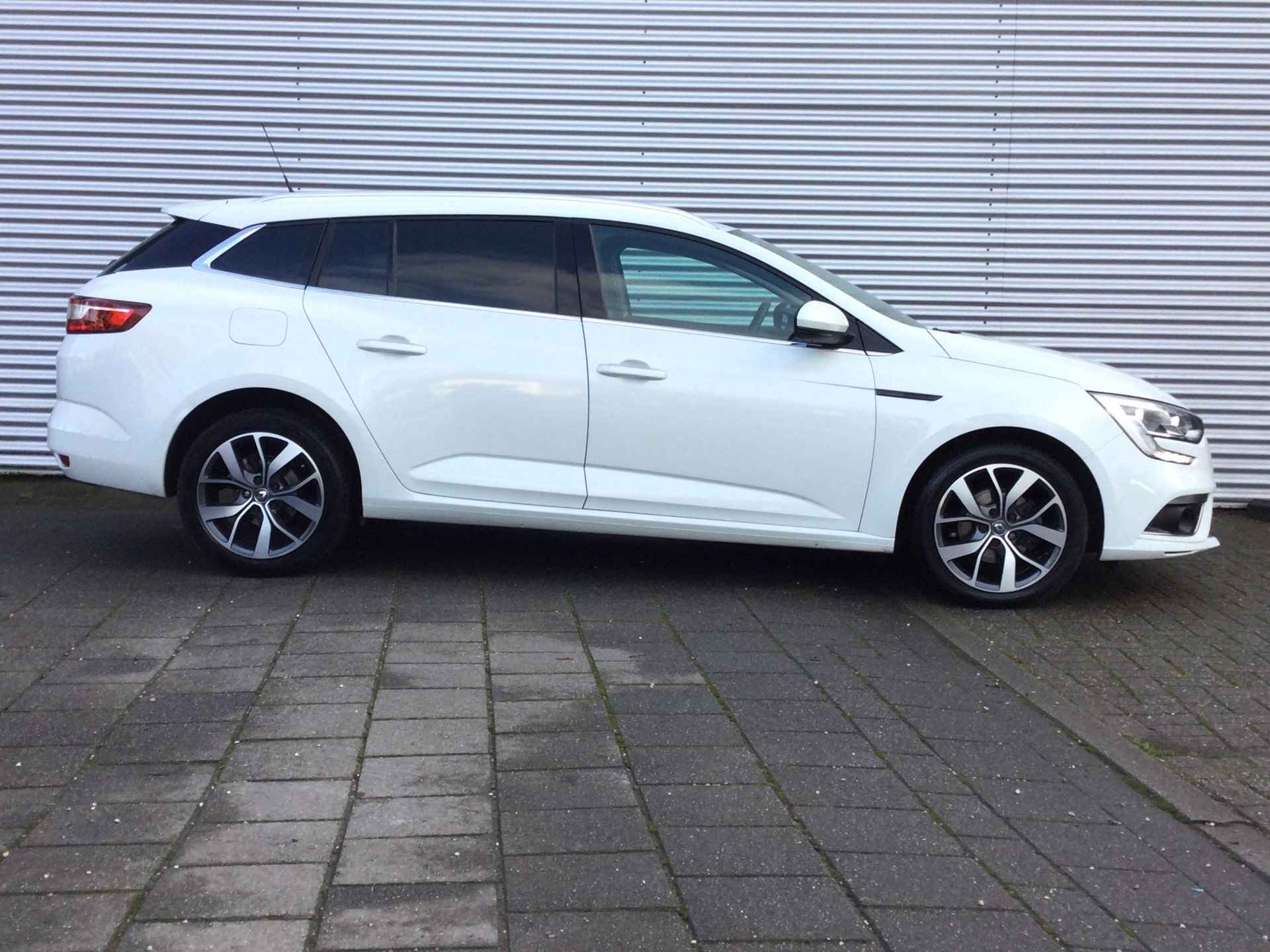 Renault Mégane Estate 1.2 TCe Limited | Trekhaak | Navi | Clima | - 6/27