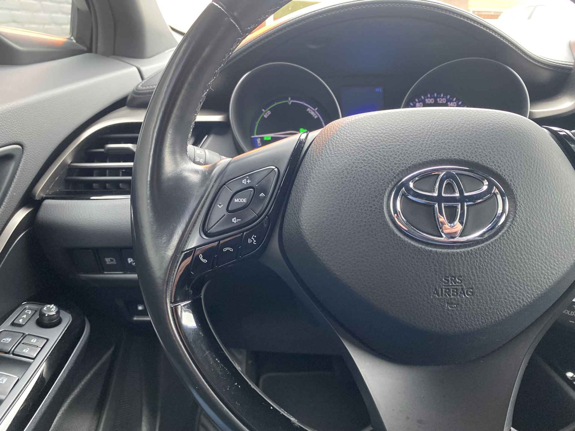 Toyota C-HR 1.8 Hybrid Bi-Tone AUT. | 1e eigenaar | dealer o.h. | navigatie | two tone | camera | rij assisentie - 35/39