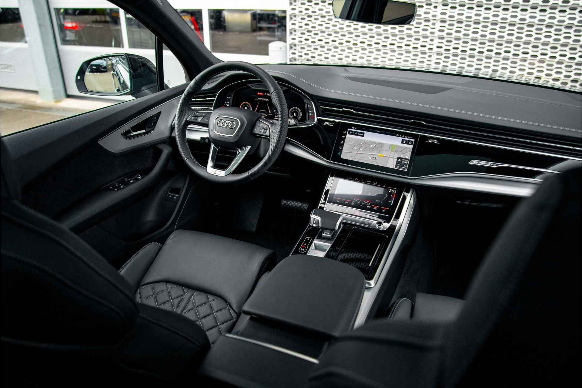 Audi Q7 60 TFSI e 462pk quattro Pro Line S Competition | Panoramadak | 22" | Tour + City | Achteruitrijcamera | S Sportstoelen - 50/72