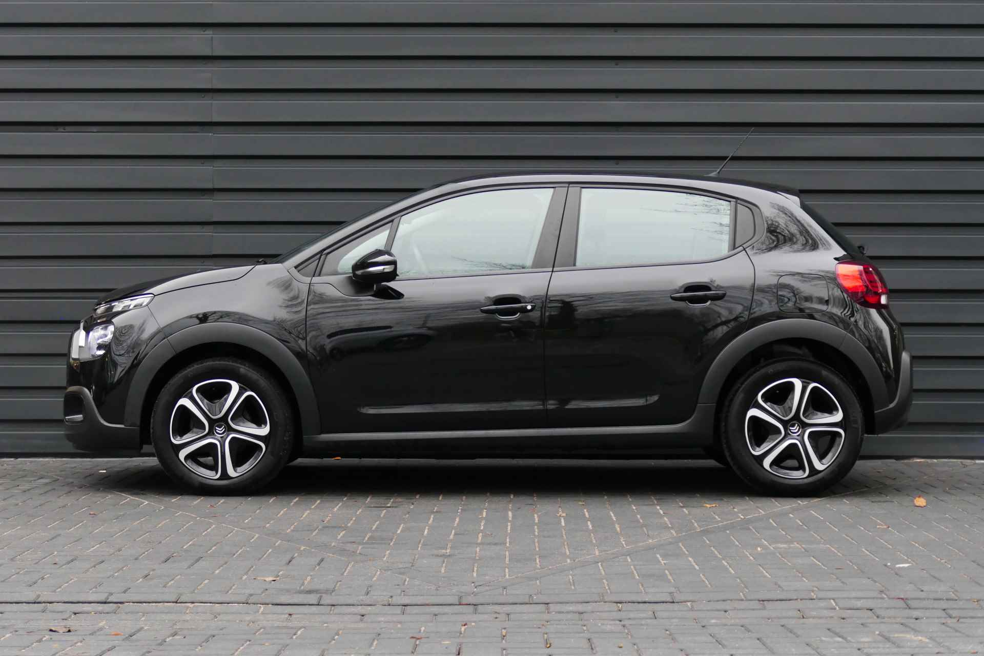 Citroën C3 1.2 PURETECH 82PK 5-DRS FEEL / NAVI / LED / CLIMA / BLUETOOTH / CRUISECONTROL / 1E EIGENAAR / NIEUWSTAAT !! - 2/28