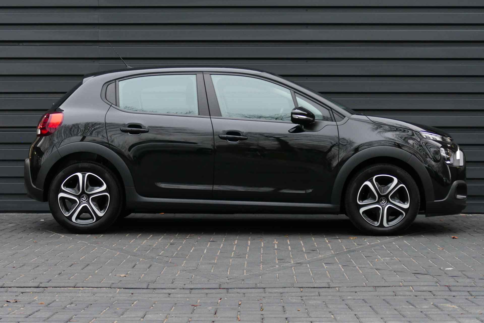 Citroën C3 1.2 PURETECH 82PK 5-DRS FEEL / NAVI / LED / CLIMA / BLUETOOTH / CRUISECONTROL / 1E EIGENAAR / NIEUWSTAAT !! - 3/28