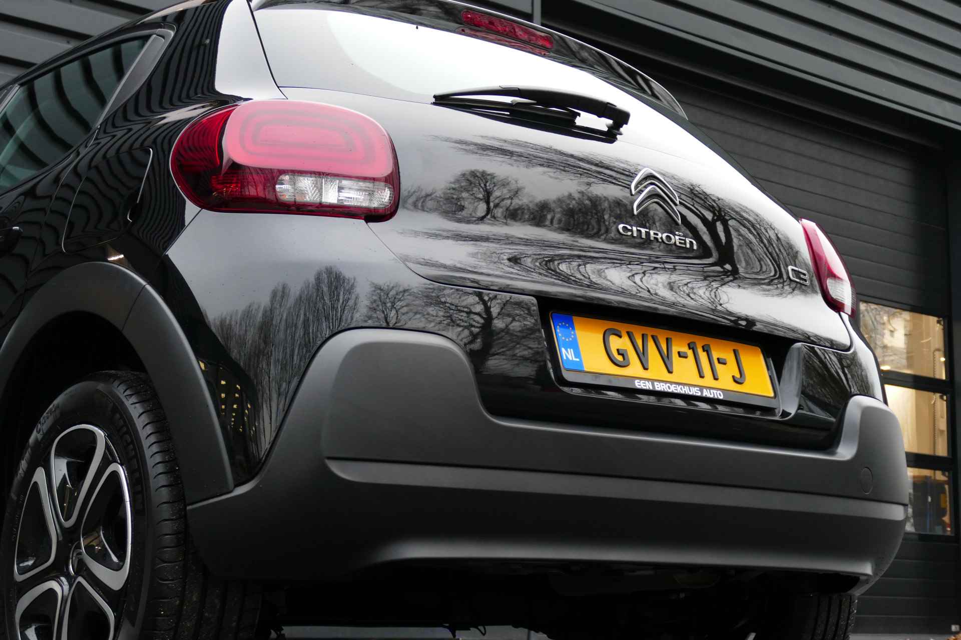 Citroën C3 1.2 PURETECH 82PK 5-DRS FEEL / NAVI / LED / CLIMA / BLUETOOTH / CRUISECONTROL / 1E EIGENAAR / NIEUWSTAAT !! - 7/28