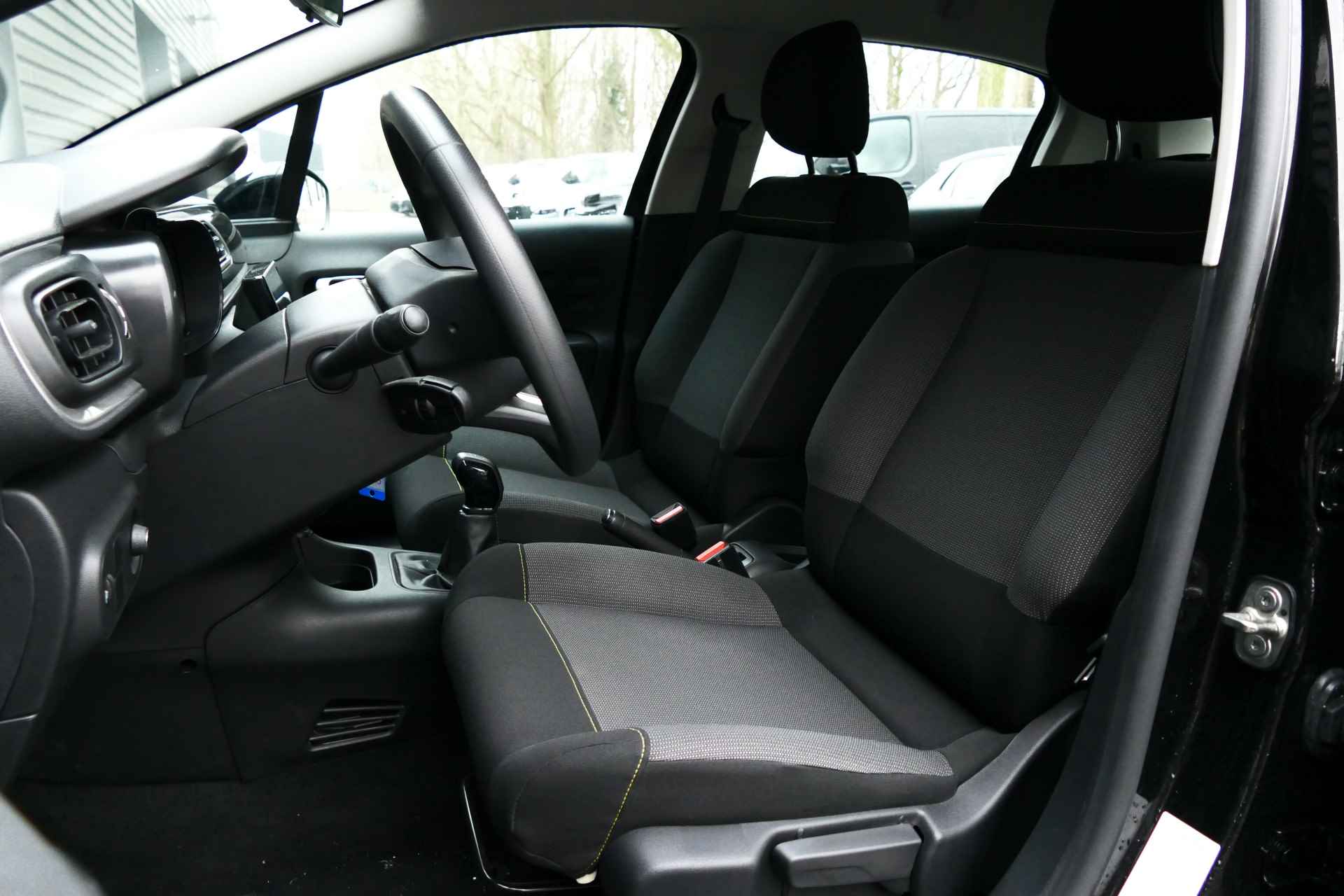 Citroën C3 1.2 PURETECH 82PK 5-DRS FEEL / NAVI / LED / CLIMA / BLUETOOTH / CRUISECONTROL / 1E EIGENAAR / NIEUWSTAAT !! - 13/28