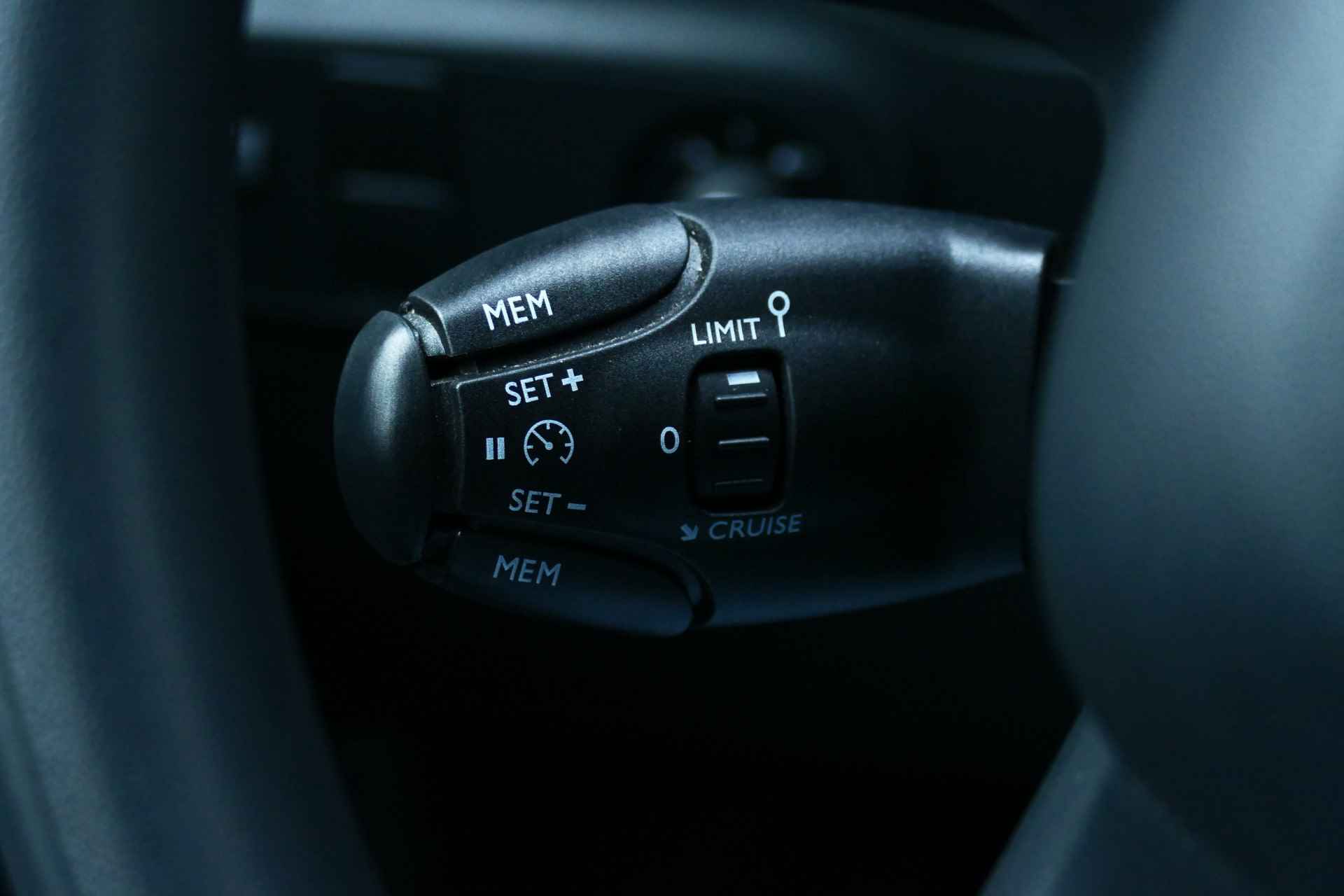 Citroën C3 1.2 PURETECH 82PK 5-DRS FEEL / NAVI / LED / CLIMA / BLUETOOTH / CRUISECONTROL / 1E EIGENAAR / NIEUWSTAAT !! - 16/28