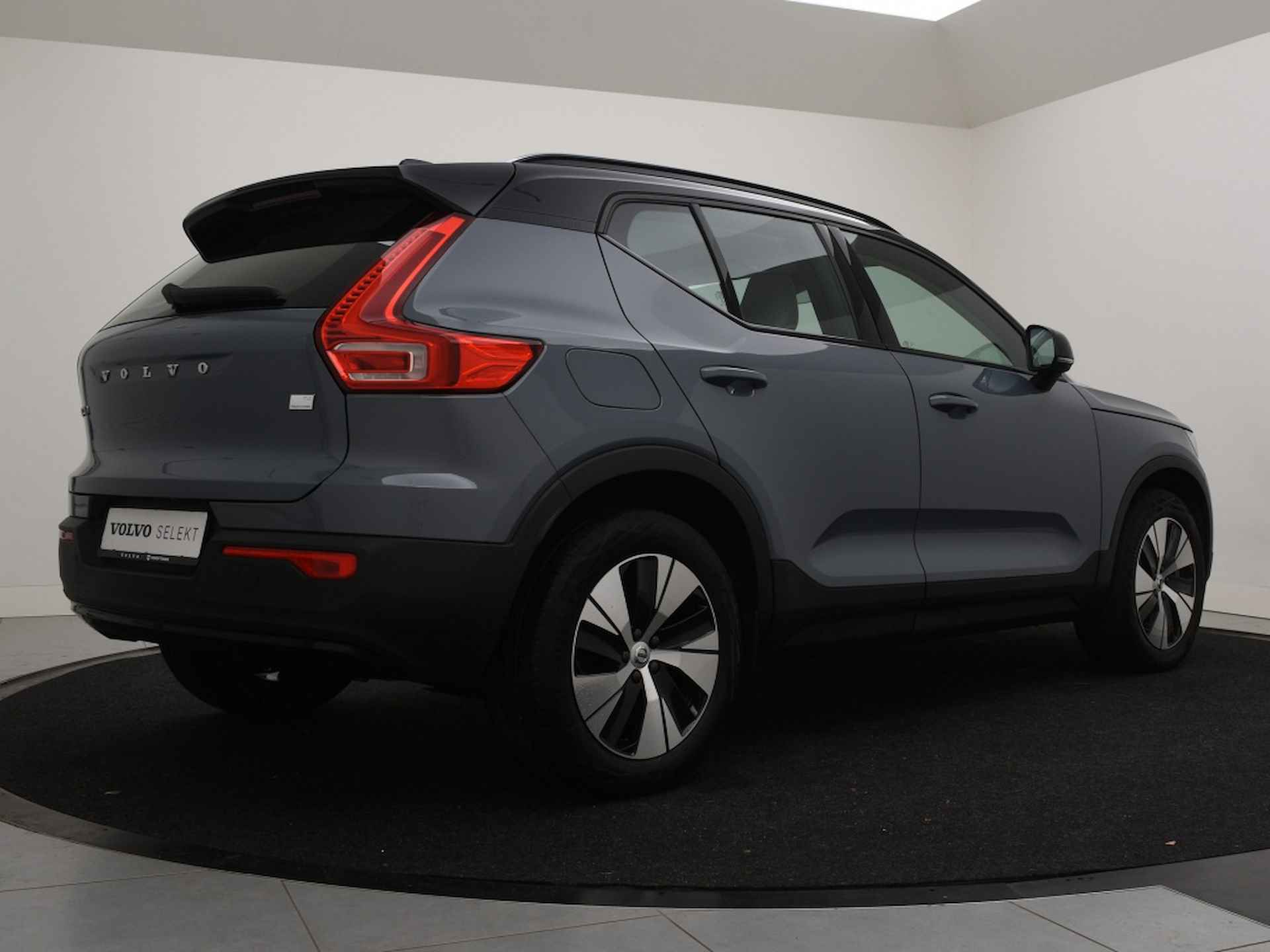 Volvo XC40 T4 PLUG-IN HYBRID MOMENTUM+ LEDER 18INCH NAVI KEYLESS ACC BLIS - 3/39