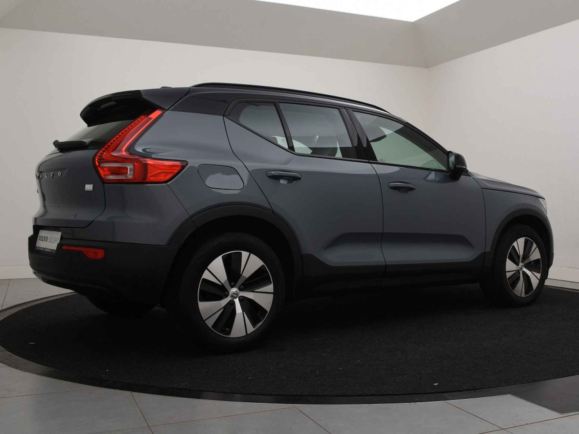 Volvo XC40 T4 PLUG-IN HYBRID MOMENTUM+ LEDER 18INCH NAVI KEYLESS ACC BLIS - 4/39